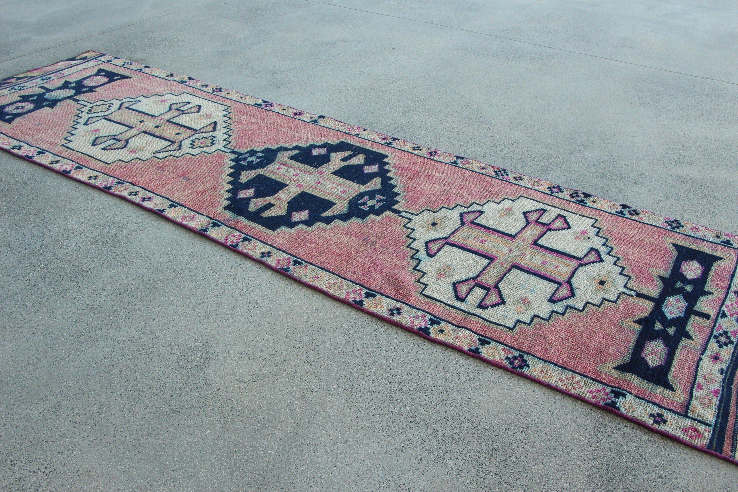 Pembe Antika Halı, Türk Halıları, Vintage Halı, Koridor Halısı, Geleneksel Halılar, Koridor Halısı, 3.1x11 ft Runner Halısı, İfade Halıları, Nötr Halı