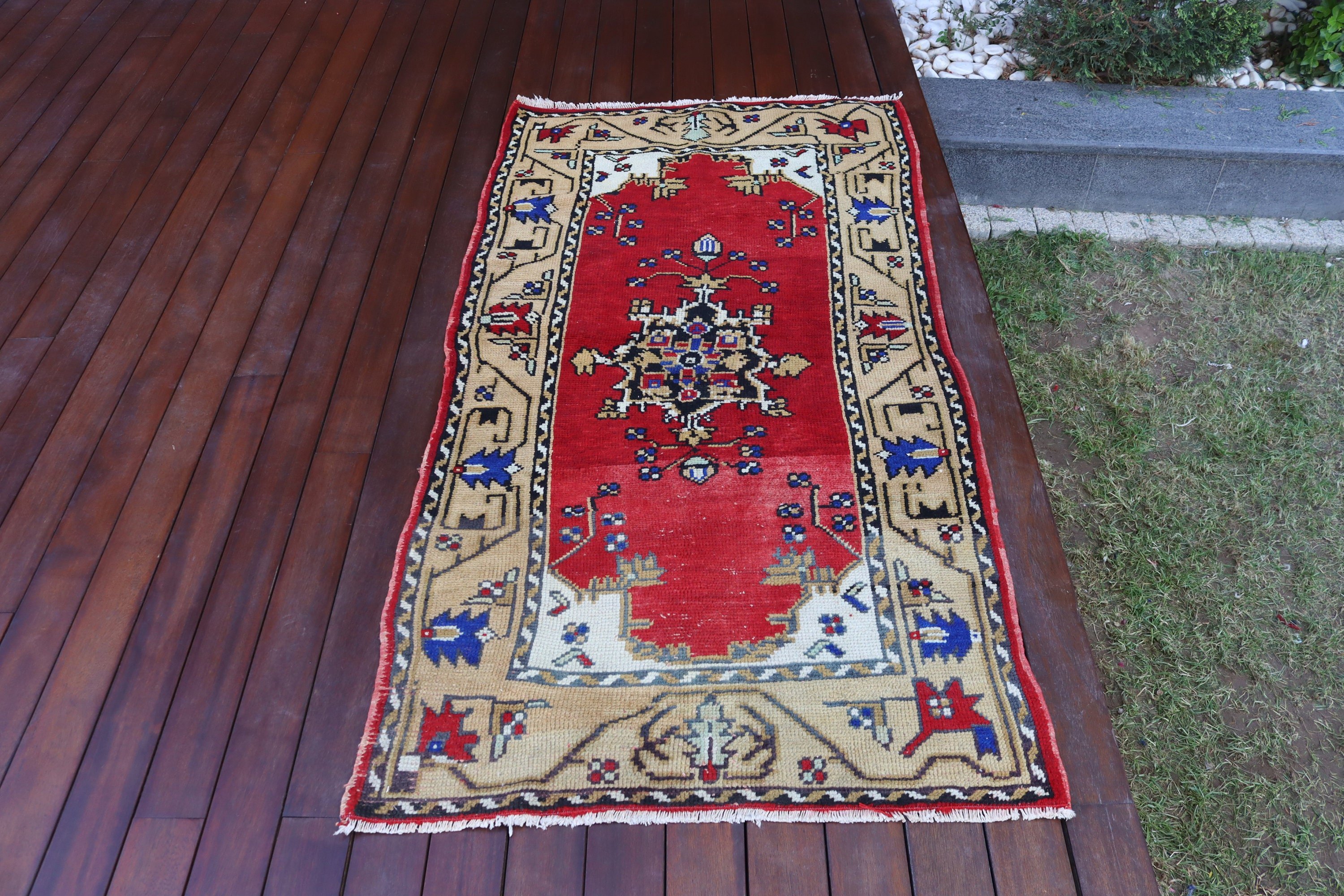 Vintage Rug, 2.9x5.4 ft Accent Rug, Rugs for Entry, Turkish Rugs, Geometric Rugs, Red Statement Rugs, Decorative Rugs, Kitchen Rugs