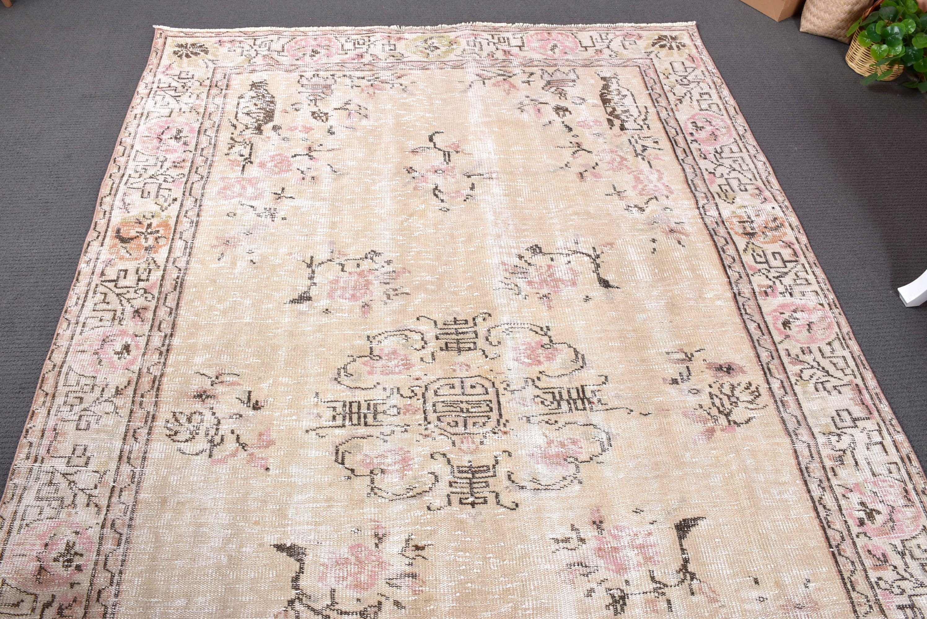 Modern Rug, Vintage Rug, 5.5x8.6 ft Large Rug, Beige Boho Rug, Dining Room Rugs, Turkish Rug, Antique Rugs, Statement Rug, Salon Rug