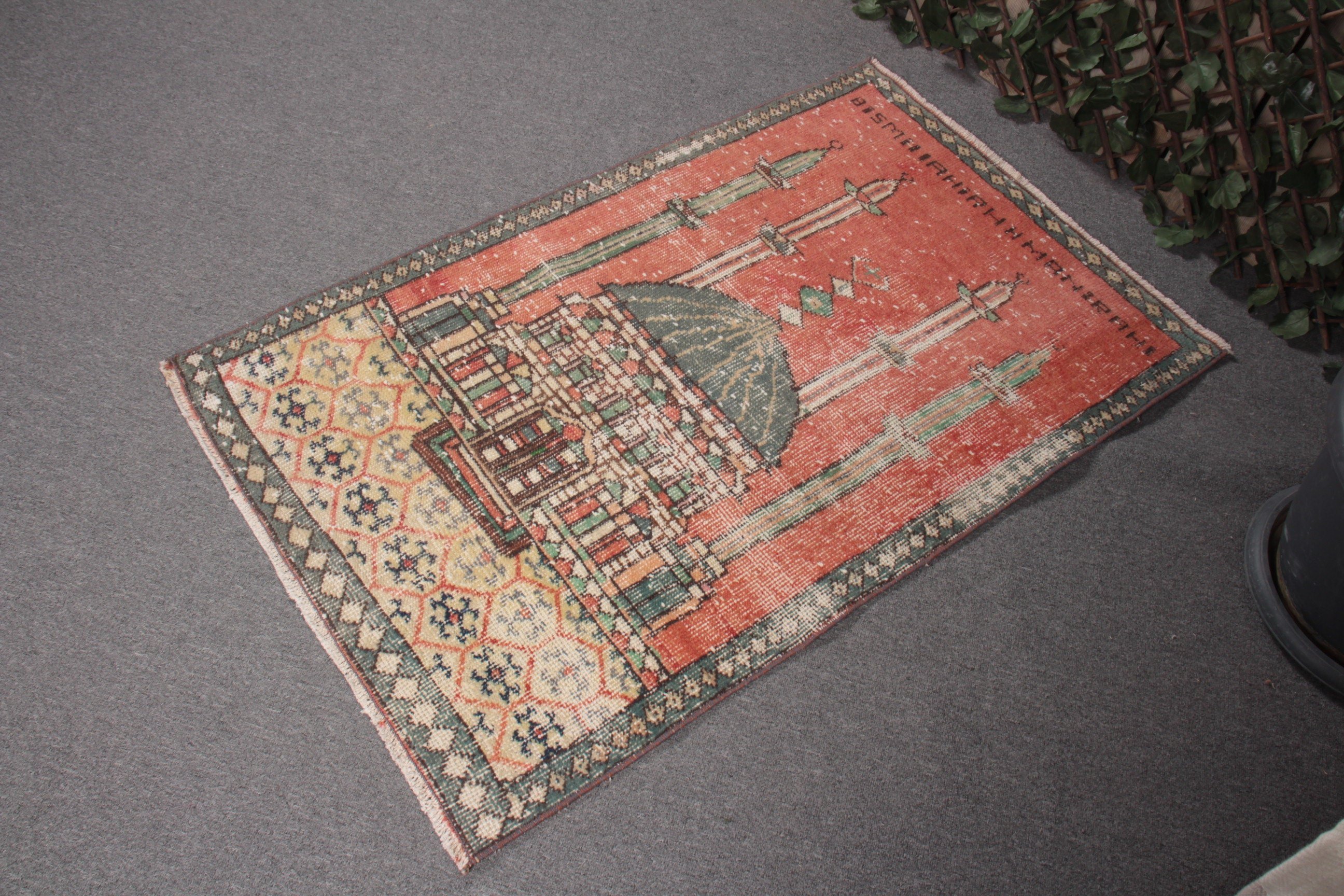 Anadolu Halısı, Kırmızı Antika Halılar, 2.6x4.1 ft Küçük Halı, Ev Dekorasyonu Halıları, Duvara Asılı Halı, Vintage Halılar, Soluk Halı, Mutfak Halısı, Türk Halıları