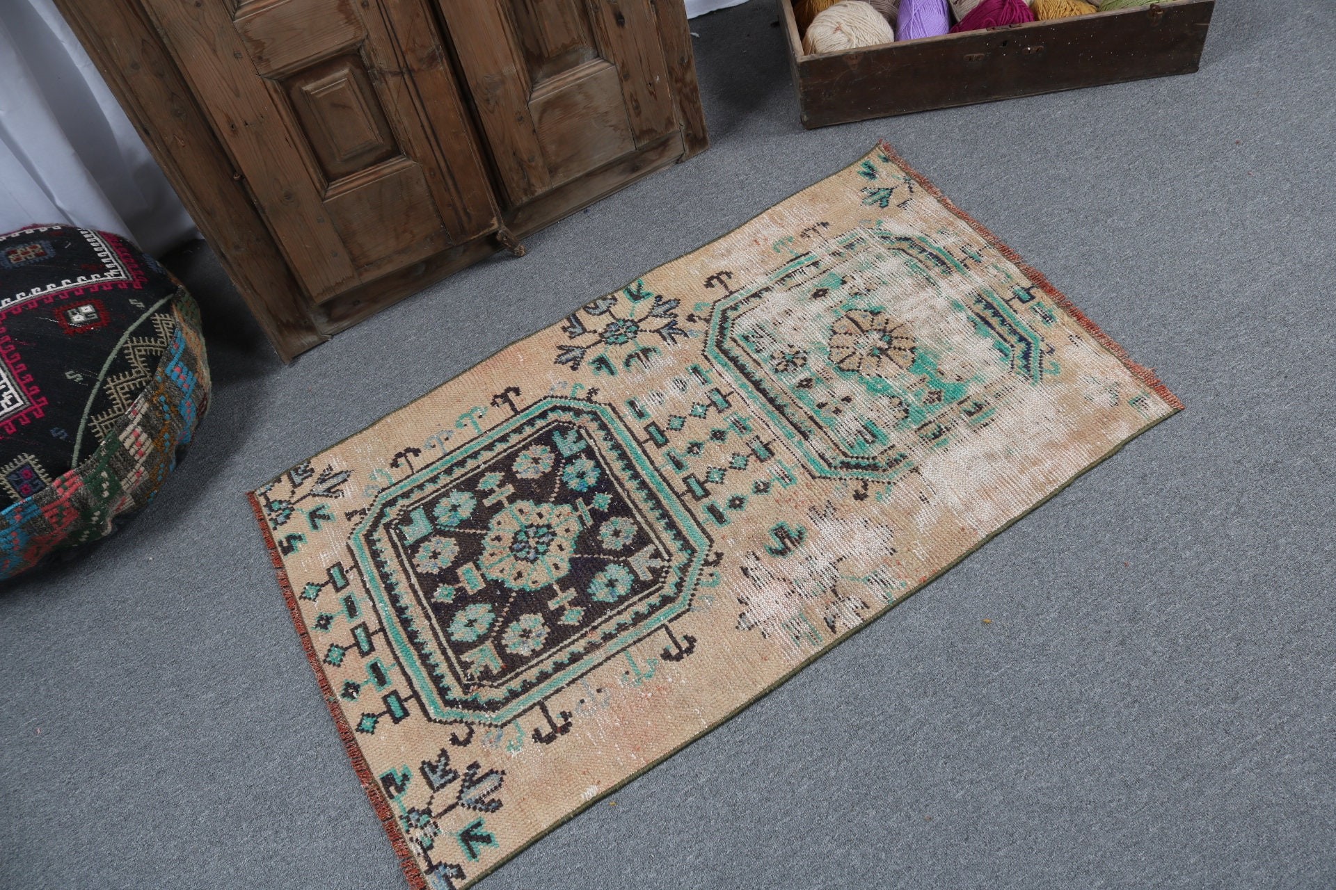 Vintage Halı, 2.4x3.9 ft Küçük Halı, Nötr Halılar, Türk Halıları, Boho Halısı, Bohem Halısı, Duvara Asılı Halılar, Küçük Boho Halıları, Kahverengi Yer Halıları