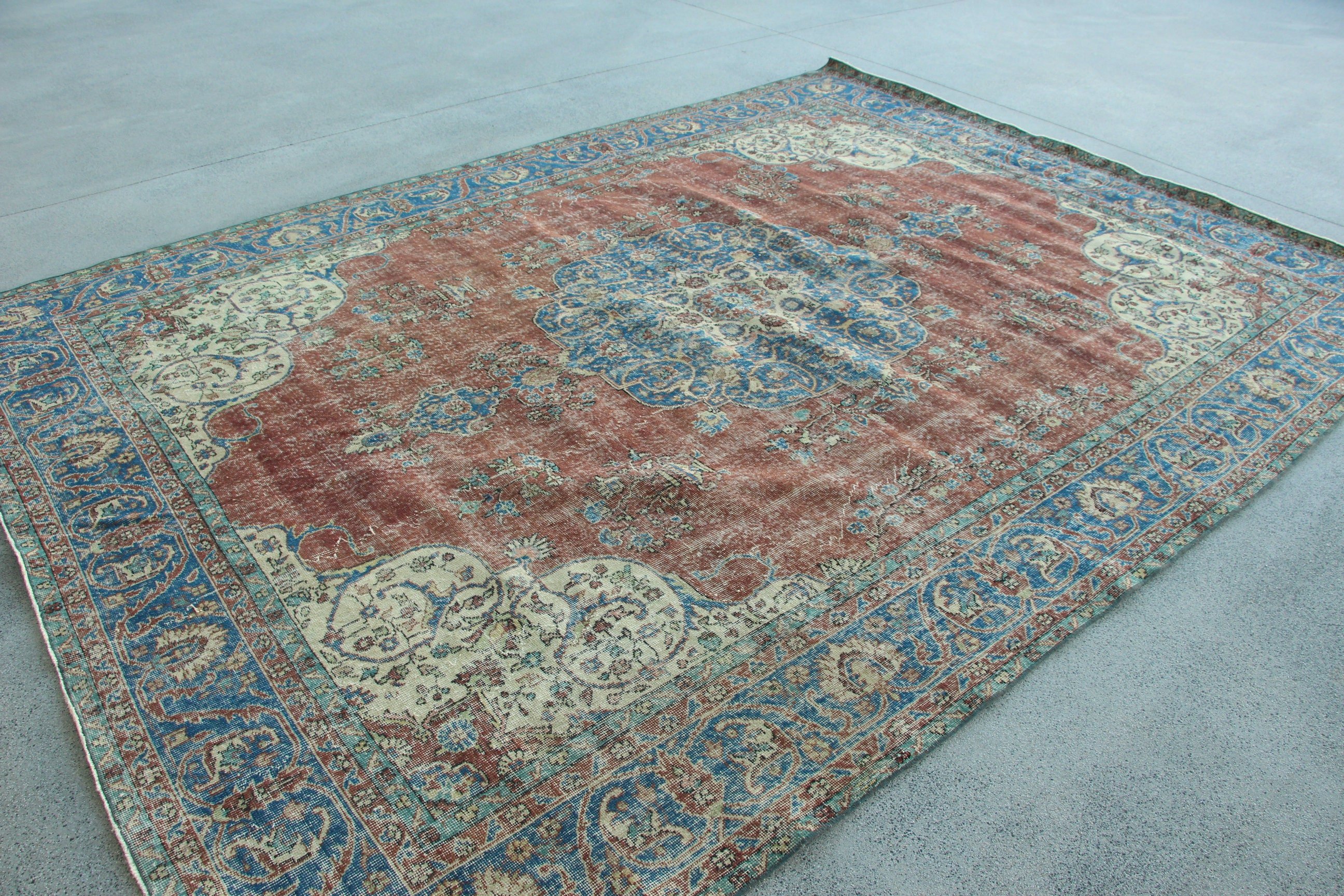 Oversize Vintage Rug, Vintage Rugs, Red Luxury Rug, Handwoven Rugs, 8.2x11.2 ft Oversize Rug, Antique Rug, Turkish Rug, Salon Rug