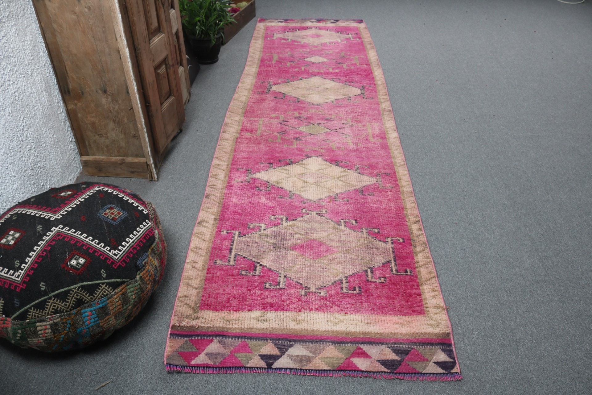 3.1x10.9 ft Runner Halı, Vintage Runner Halılar, Vintage Halı, Türk Halısı, Pembe Anadolu Halıları, Nötr Halılar, El Dokuma Halı, Koridor Halısı