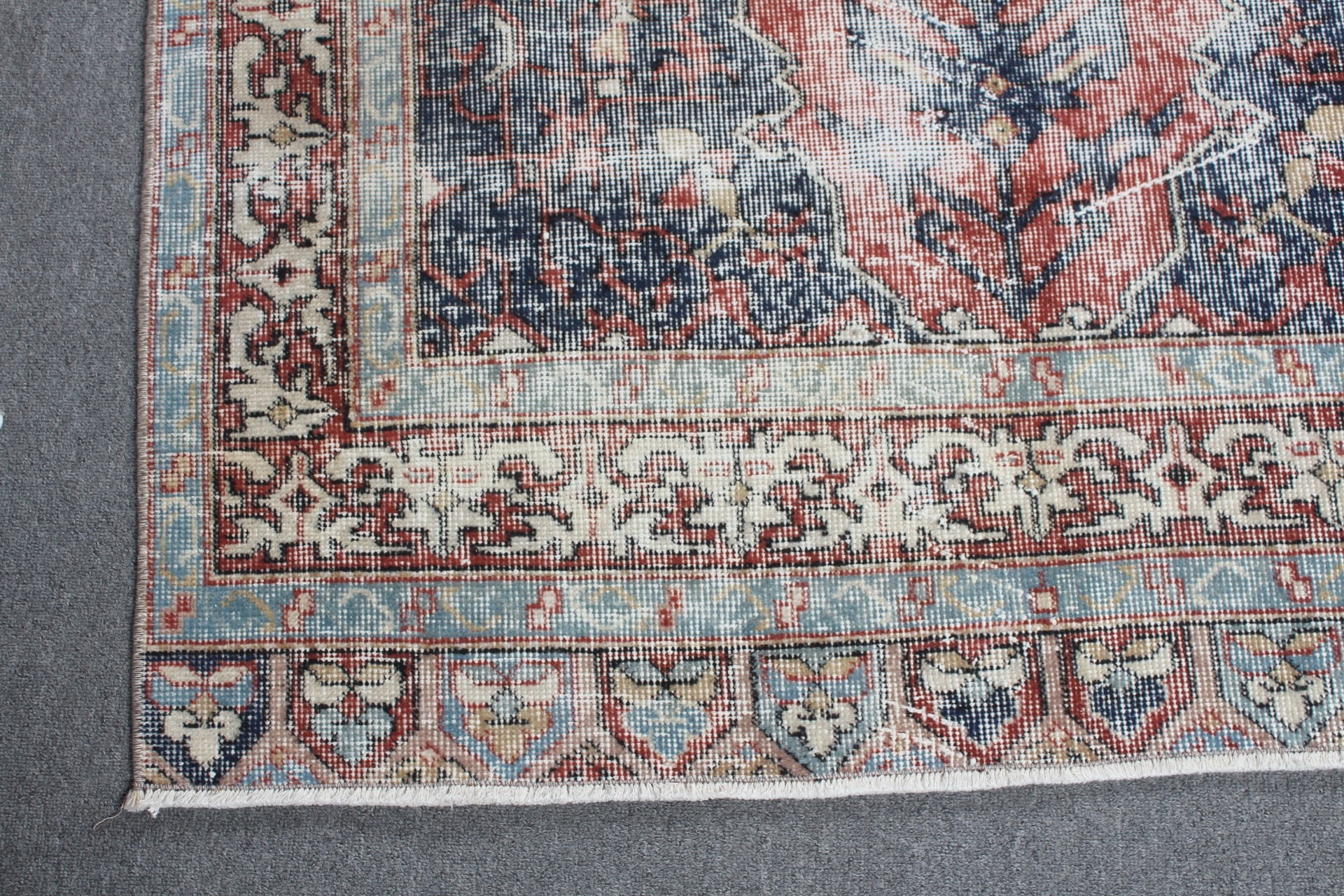 4x7,5 ft Alan Kilimi, Çocuk Halıları, Vintage Halı, Türk Halıları, Oushak Halısı, Eskitilmiş Halı, Oryantal Halı, Kırmızı Ev Dekor Halısı, Yemek Odası Halısı