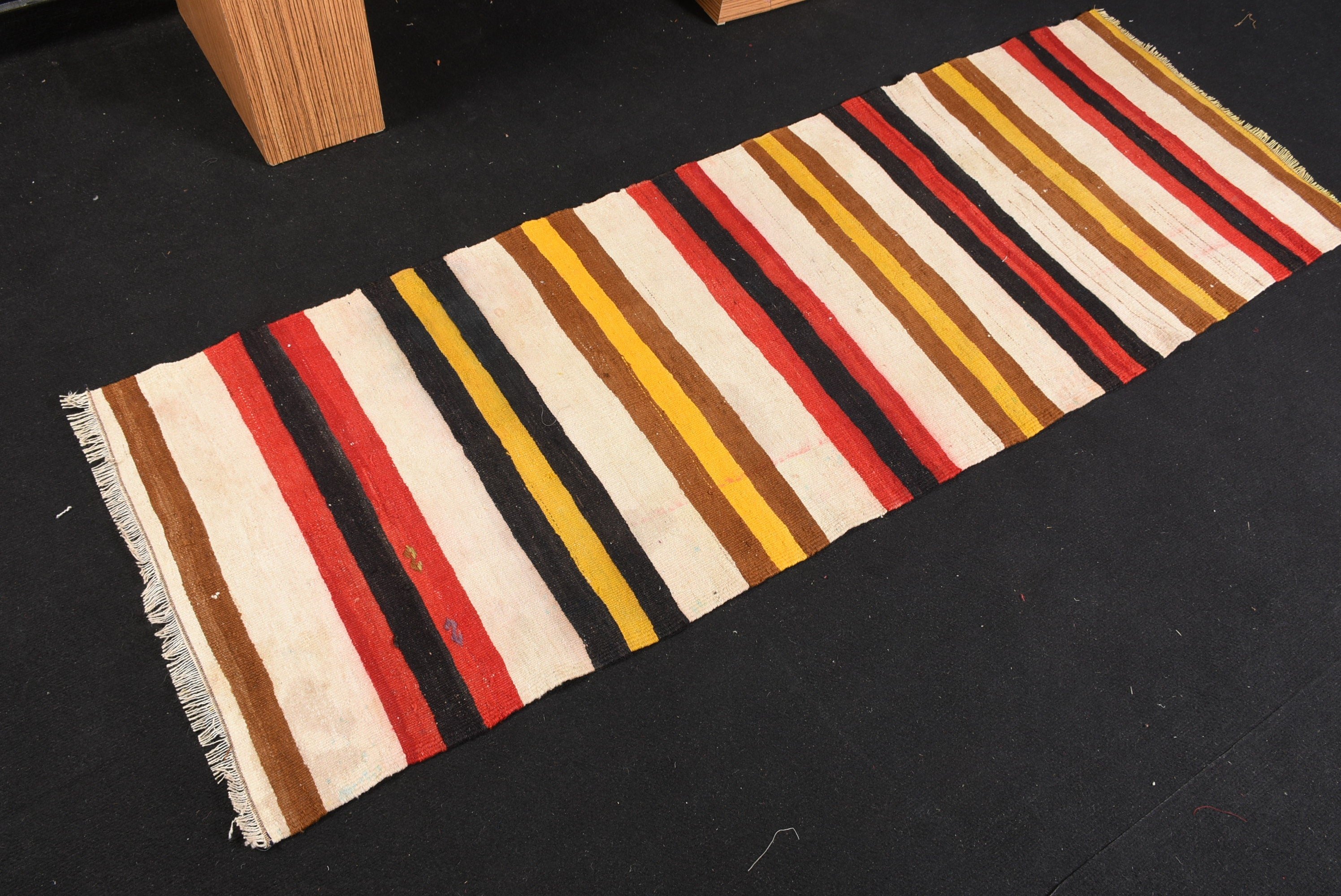 Vintage Halı, Türk Halıları, Kilim, Merdiven Halısı, 2,3x6,7 ft Yolluk Halıları, Koridor Halıları, Sanat Halısı, Oryantal Halı, Havalı Halı, Bej Antika Halılar