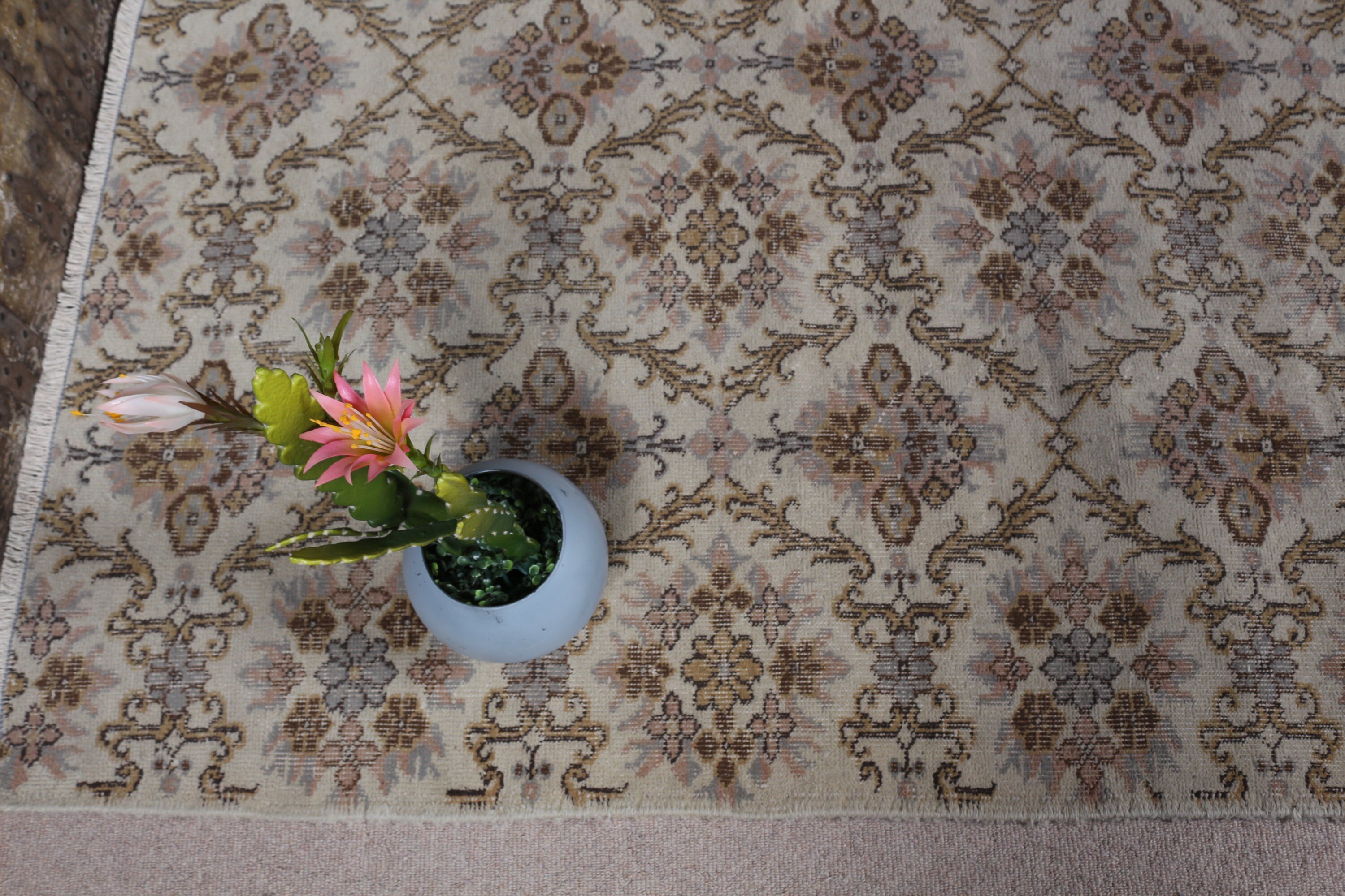 Çocuk Halısı, Organik Halı, Vintage Halı, 3,9x6,8 ft Alan Halısı, Anadolu Halıları, Bej Mutfak Halısı, Yatak Odası Halıları, Yer Halıları, Türk Halısı