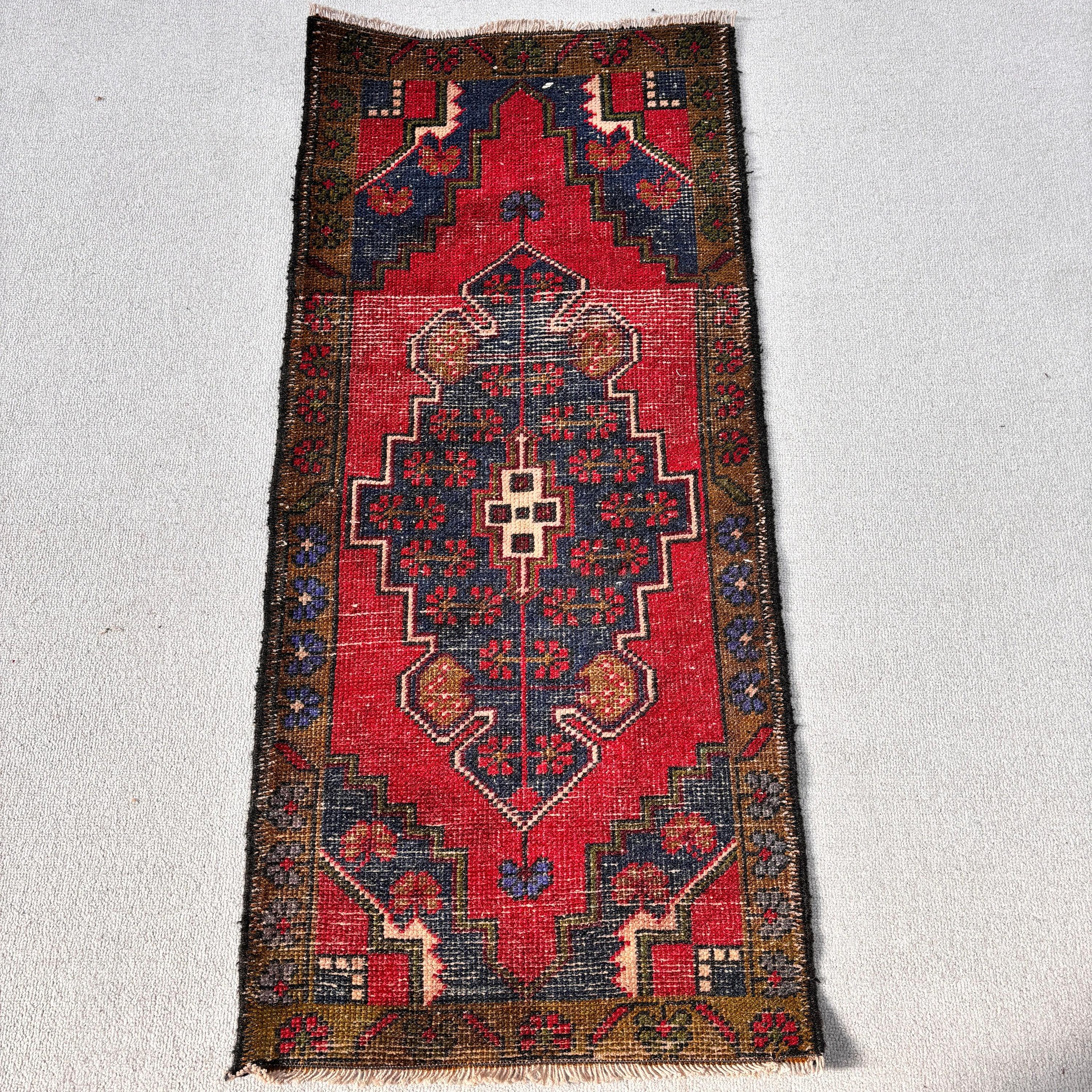 Mutfak Halısı, Kırmızı Anadolu Halıları, 1.7x3.7 ft Küçük Halı, Paspas Halısı, Türk Halısı, Yatak Odası Halısı, Aztek Halısı, Vintage Halılar