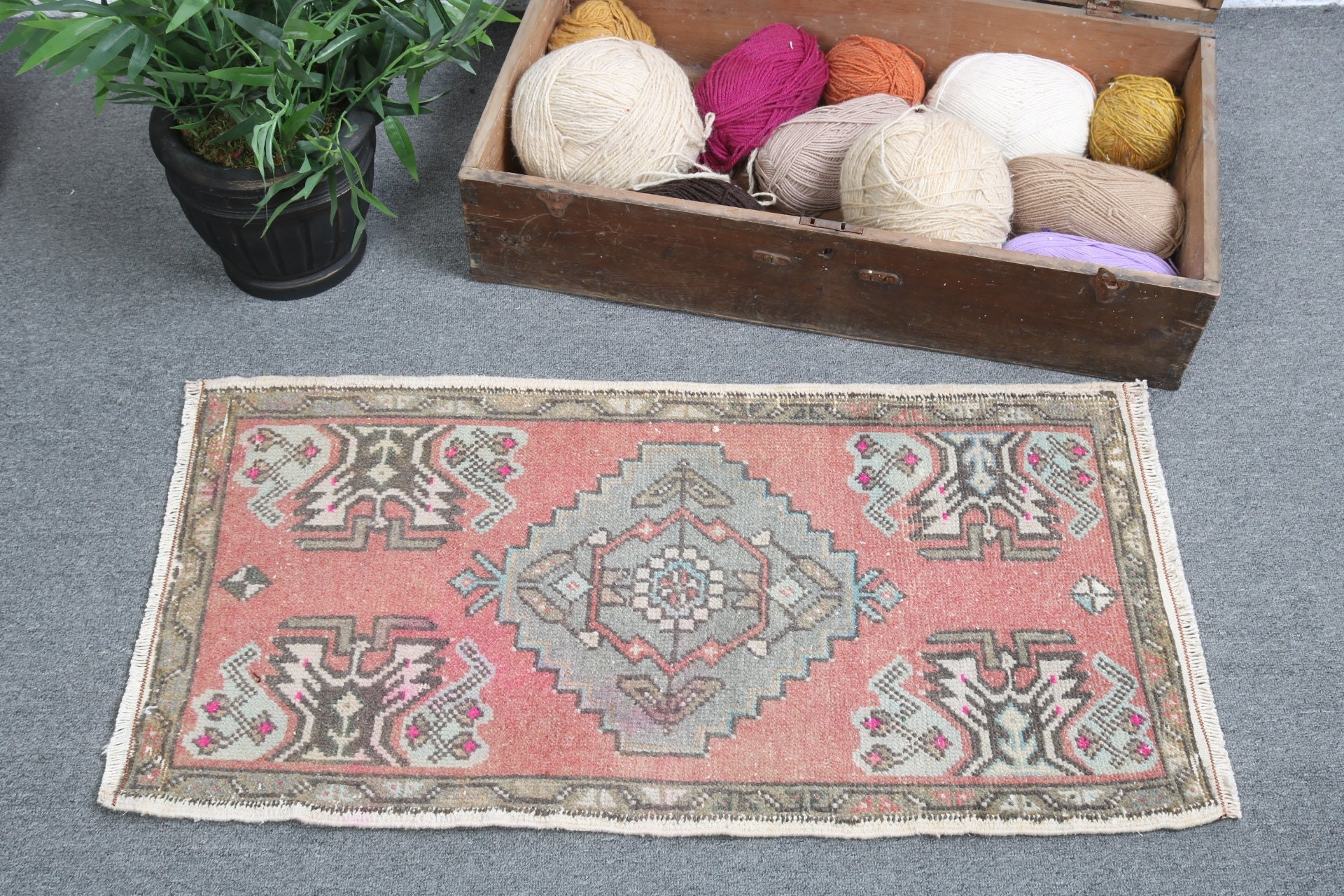 Nötr Halı, Duvara Asılı Halı, Banyo Halısı, Kırmızı Yer Halıları, Yatak Odası Halıları, 1.5x3 ft Küçük Halı, Vintage Halı, Türk Halısı, El Dokuma Halı