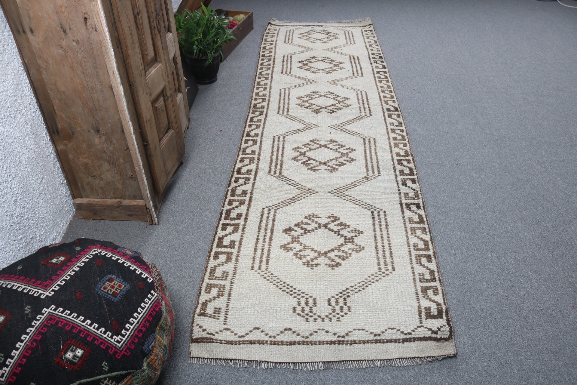 Geometrik Halı, Vintage Halılar, Koridor Halısı, Bej Antika Halı, Koridor Halıları, Türk Halısı, Mutfak Halısı, 3x10.5 ft Yolluk Halısı, Modern Halılar