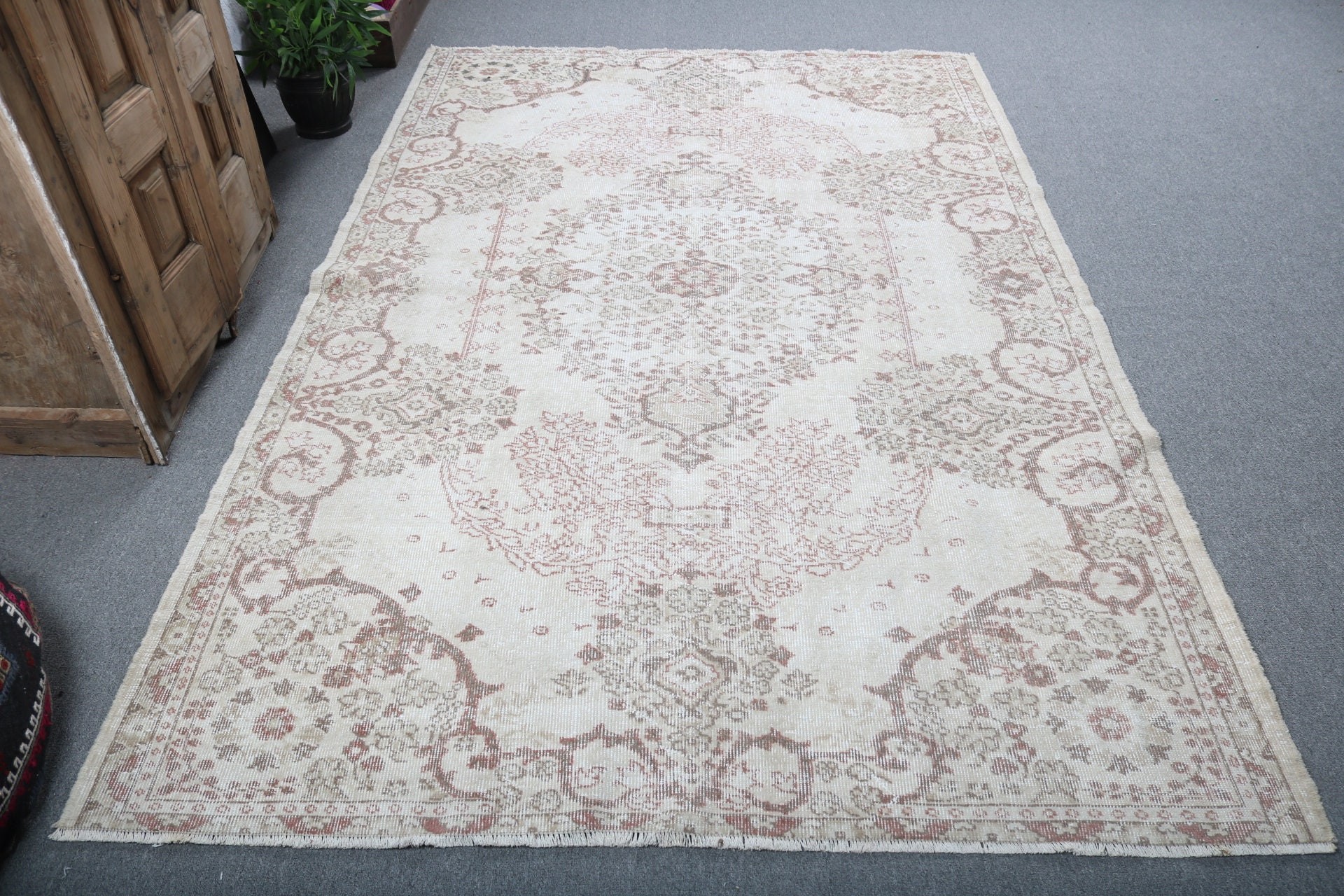 Vintage Rug, Large Boho Rug, Beige Kitchen Rugs, 5.7x8.8 ft Large Rugs, Turkish Rug, Large Oushak Rugs, Antique Rug