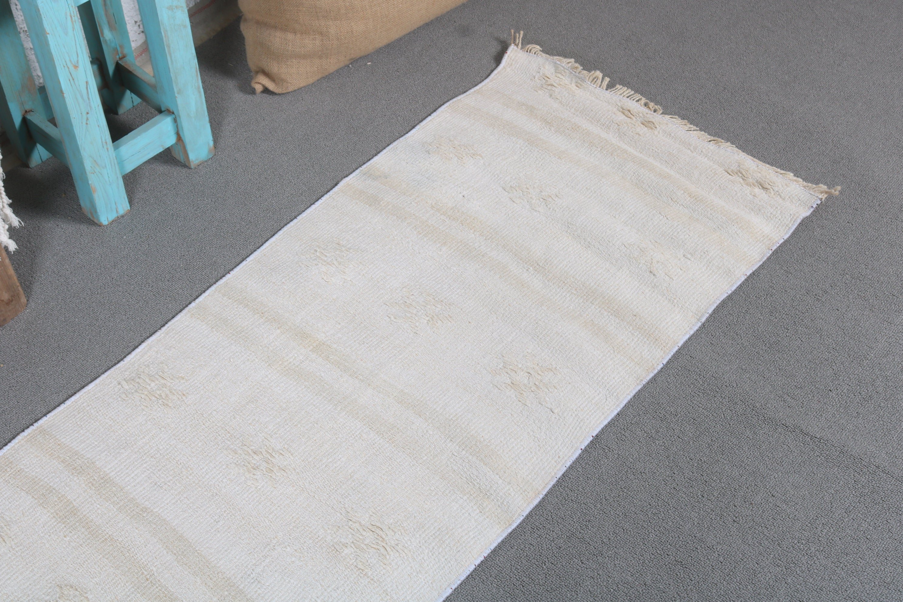 Yurt Halısı, Oushak Halıları, Mutfak Halıları, Koridor Halıları, Türk Halıları, Kilim, 1.6x8.3 ft Runner Halısı, Soğuk Halı, Beyaz Fas Halıları, Vintage Halılar