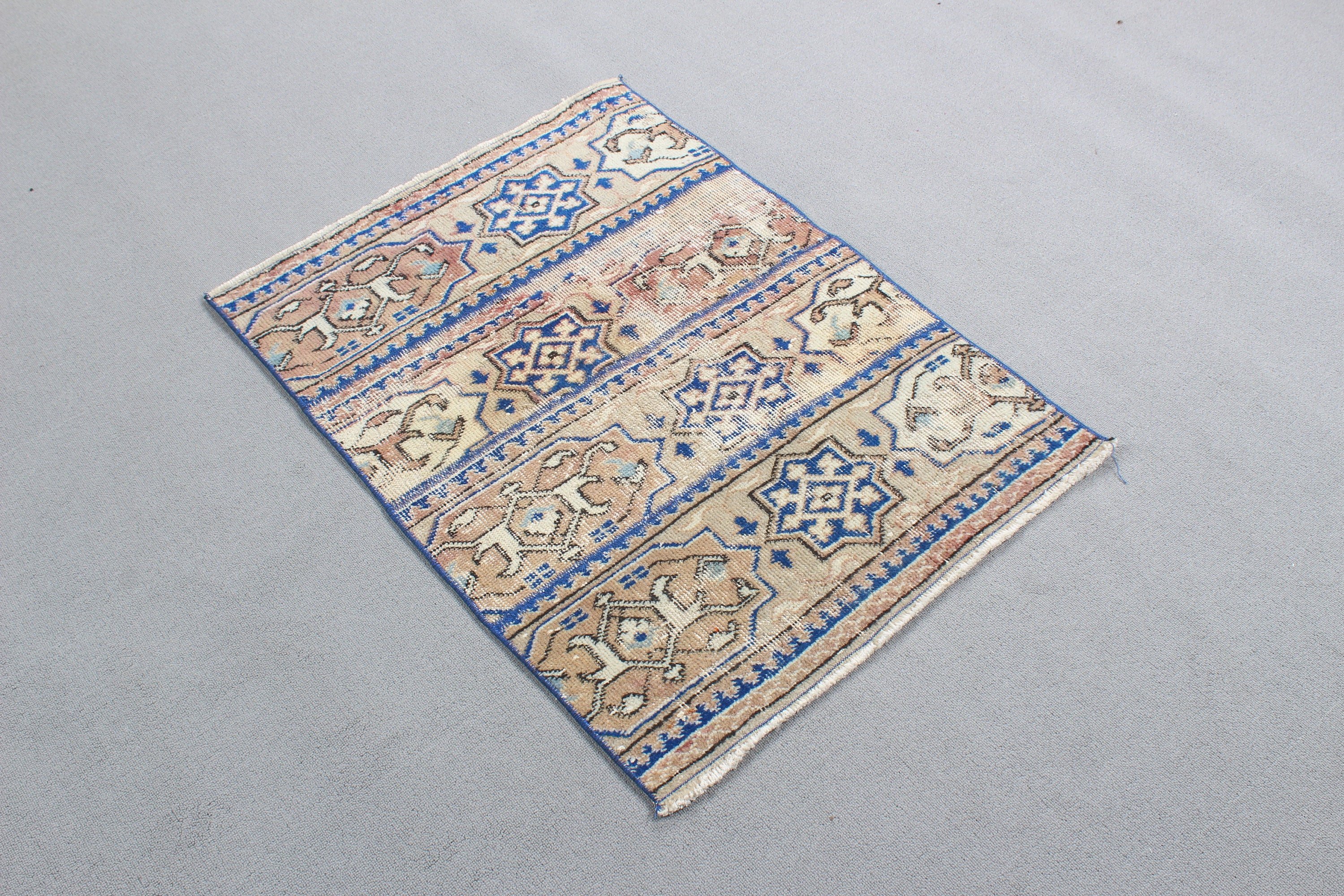 2.4x3.2 ft Küçük Halı, Türk Halıları, Araba Paspas Halıları, Küçük Vintage Halılar, Geometrik Halılar, Havalı Halılar, Bej Ev Dekor Halısı, Vintage Halı