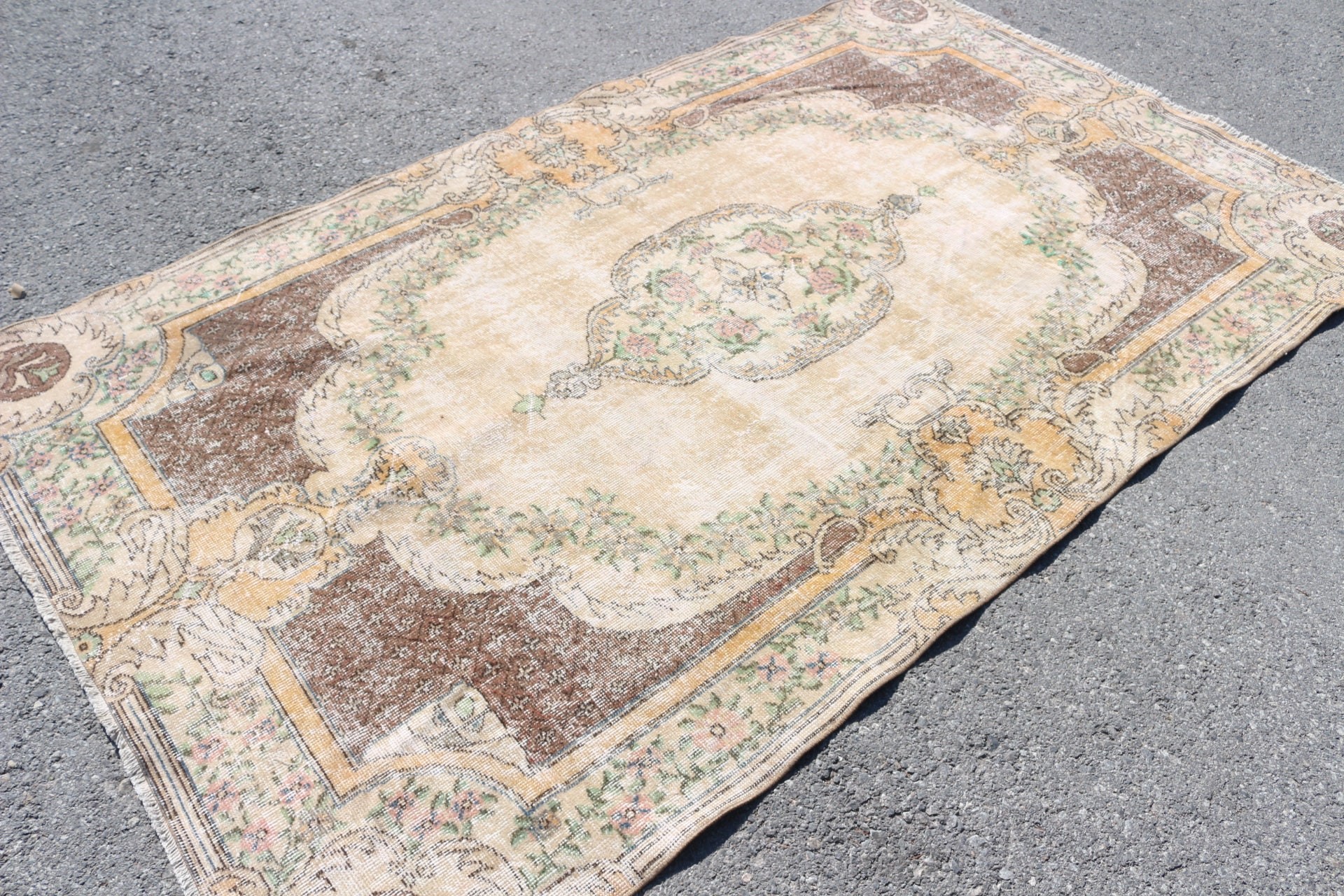 Turkish Rug, Vintage Rugs, Beige  5x8.5 ft Large Rugs, Salon Rug, Handwoven Rugs, Moroccan Rugs, Kitchen Rug, Living Room Rug