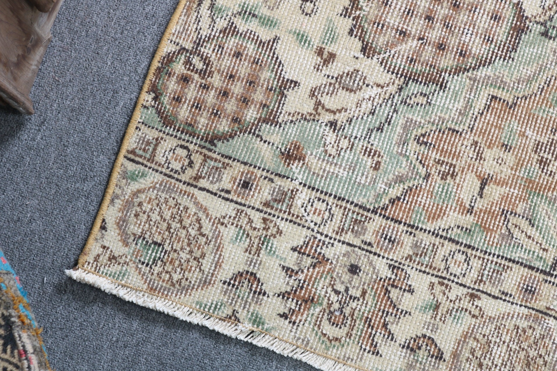 Yatak Odası Halıları, 2.2x3.5 ft Küçük Halı, Vintage Halılar, Türk Halısı, Küçük Alan Halıları, Mutfak Halıları, Bej Antika Halı, Antika Halı, Banyo Halısı