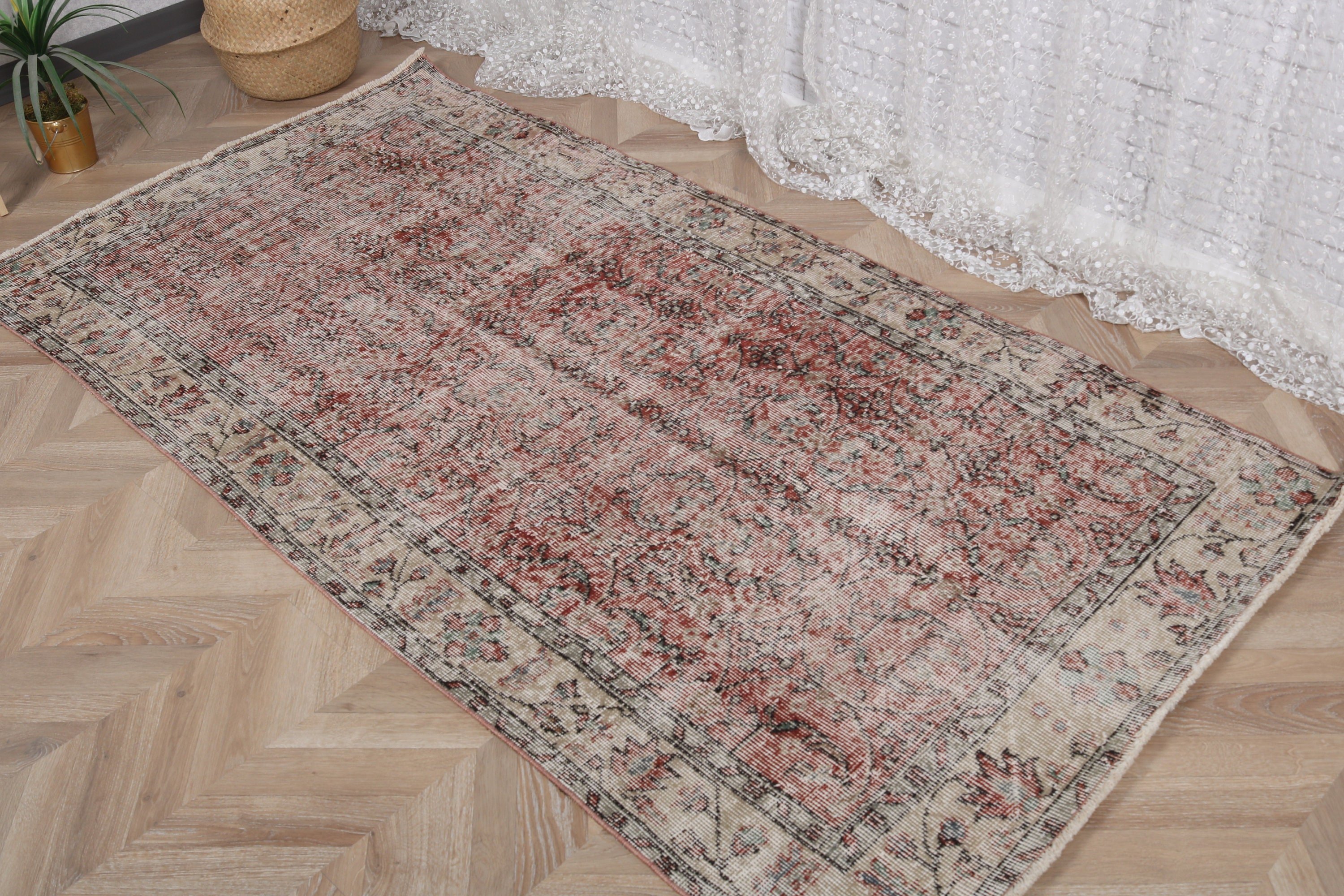 Vintage Halılar, 3.6x7 ft Alan Halıları, Açıklama Halıları, Türk Halıları, Yemek Odası Halıları, Kırmızı Açıklama Halıları, Oturma Odası Halıları, Geometrik Halılar