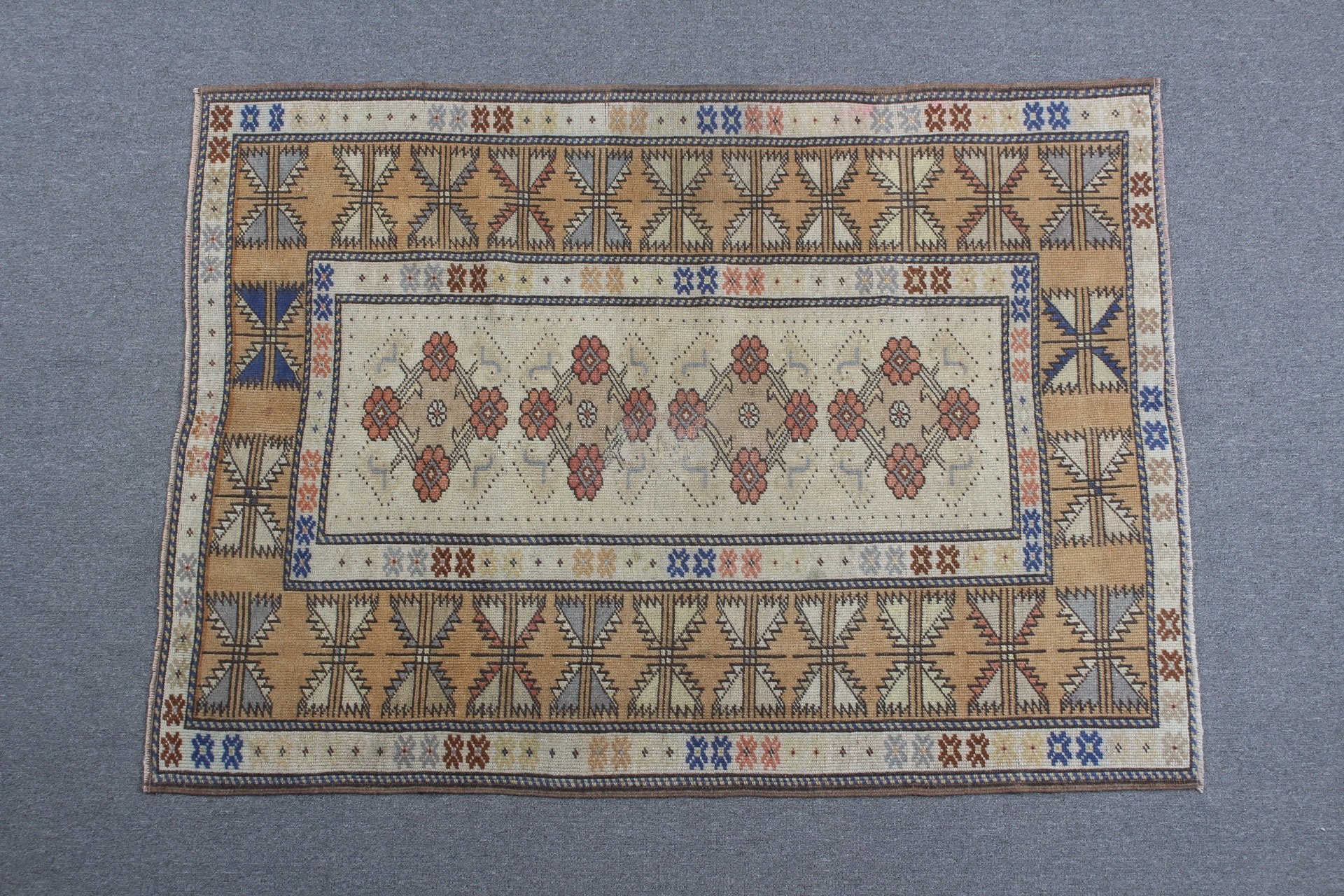 Çocuk Odası Halıları, 3,8x5,3 ft Accent Halı, Giriş Halısı, Bej Zemin Halısı, Vintage Halı, Yer Halıları, Türk Halısı, Mutfak Halısı, Oushak Halıları