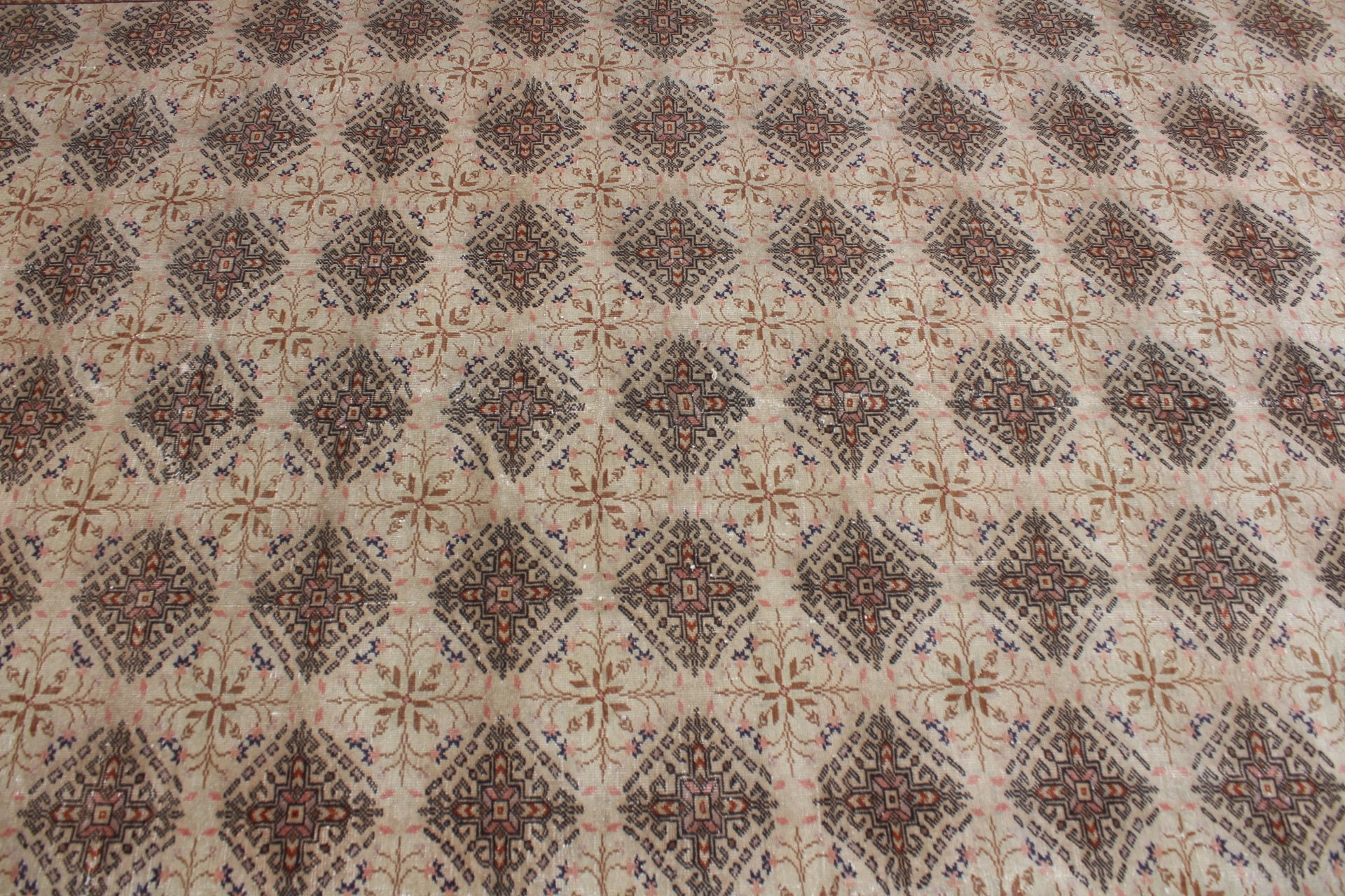 Brown Anatolian Rug, Turkish Rug, Vintage Rug, 5.6x9.1 ft Large Rug, Dining Room Rug, Rugs for Living Room, Floor Rug, Cool Rug, Salon Rug