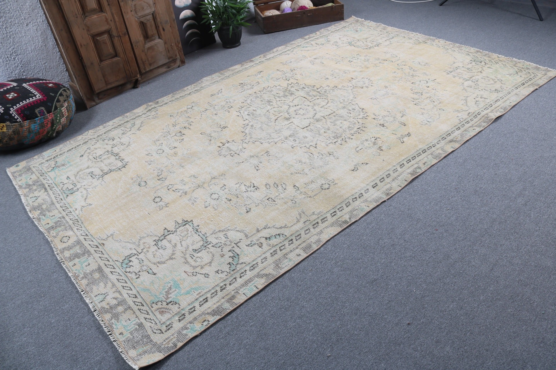 Oturma Odası Halısı, Vintage Halılar, El Dokuma Halılar, Sarı Nötr Halılar, 5.9x9.9 ft Büyük Halılar, Türk Halısı, Büyük Oushak Halıları, Antika Halı