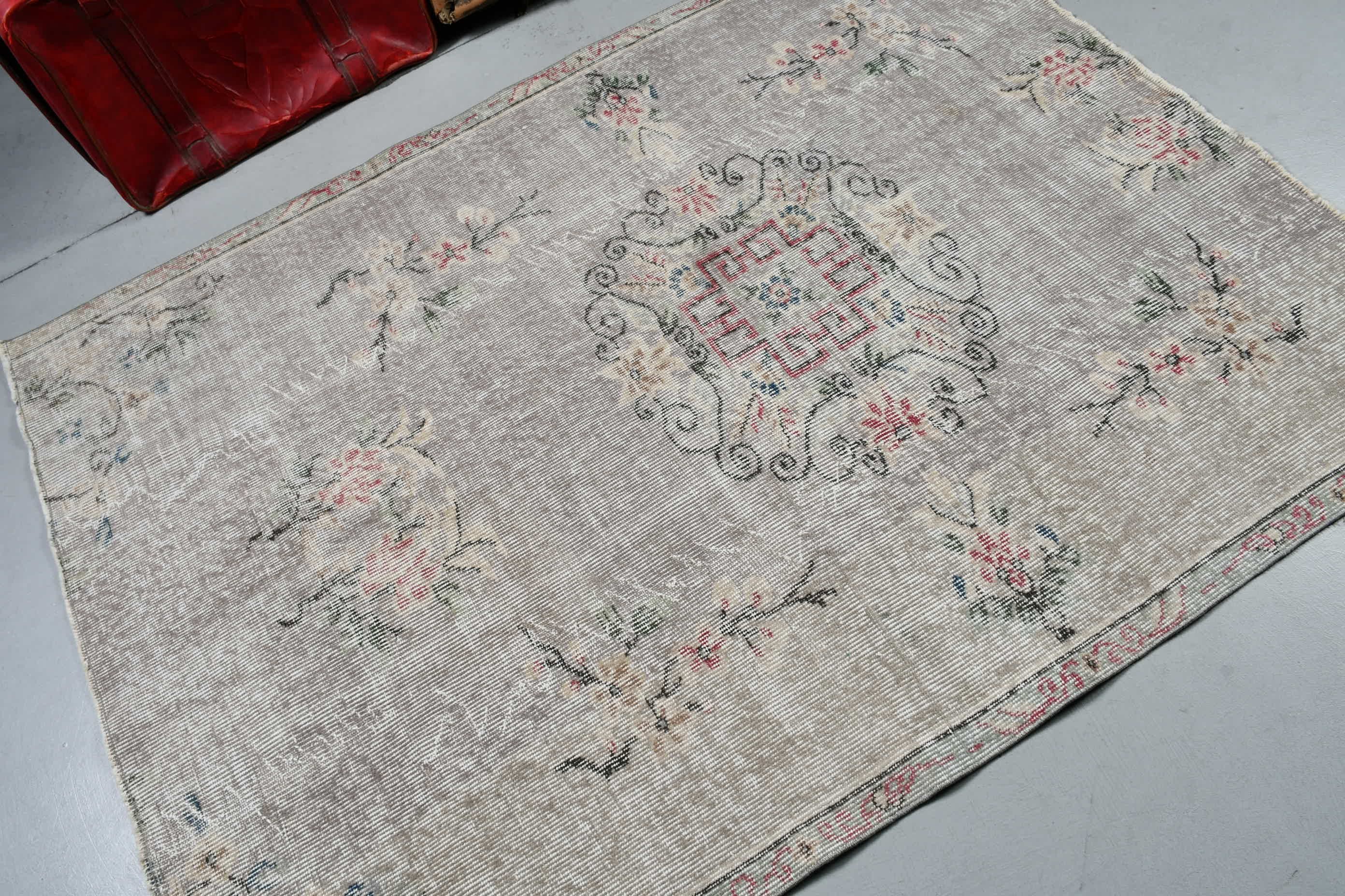 Gri Yün Halı, Vintage Halılar, 4.5x6 ft Alan Halıları, Çocuk Halısı, Oushak Halısı, Yatak Odası Halıları, Türk Halısı, Mutfak Halıları, Oryantal Halı