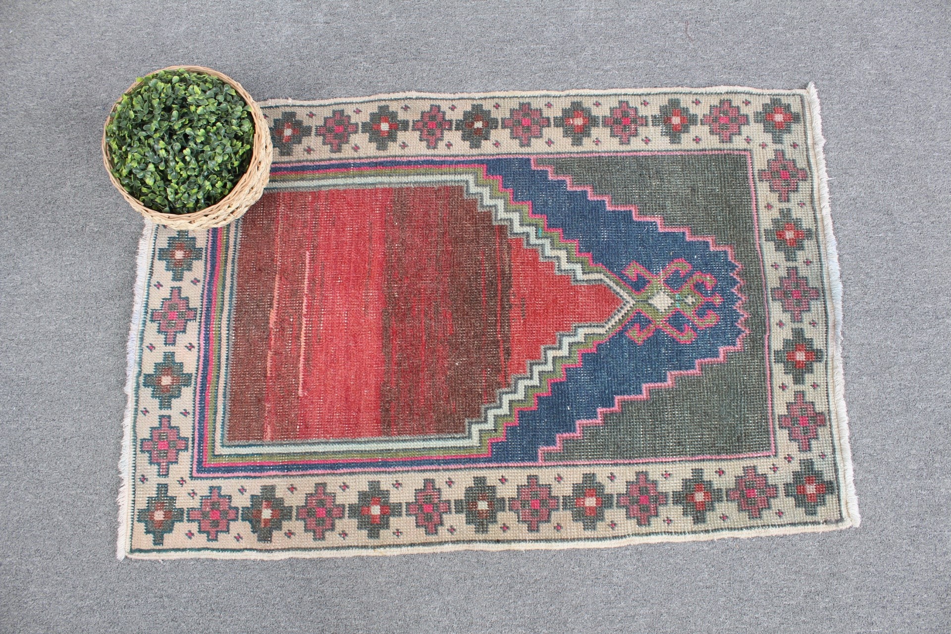 Oryantal Halılar, Türk Halısı, 2.3x3.4 ft Küçük Halı, Giriş Halısı, Yatak Odası Halıları, Yün Halı, Kırmızı Yatak Odası Halısı, Vintage Halı, Mutfak Halıları