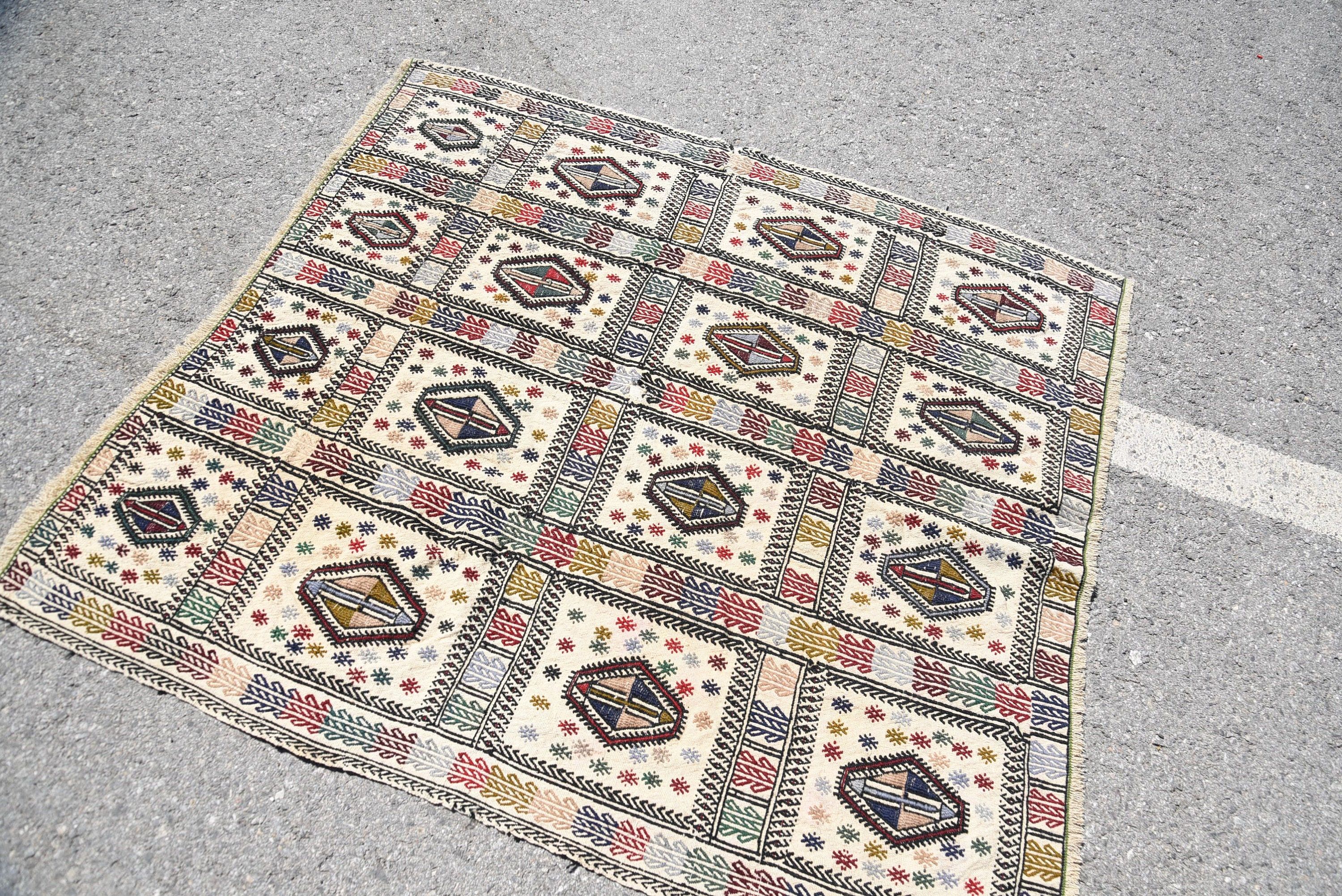 Çocuk Odası Halıları, Yatak Odası Halıları, 4,4x4,8 ft Accent Halı, Türk Halısı, Dış Mekan Halısı, Vintage Halı, Kilim, Giriş Halısı, Mutfak Halısı, Soğuk Halı