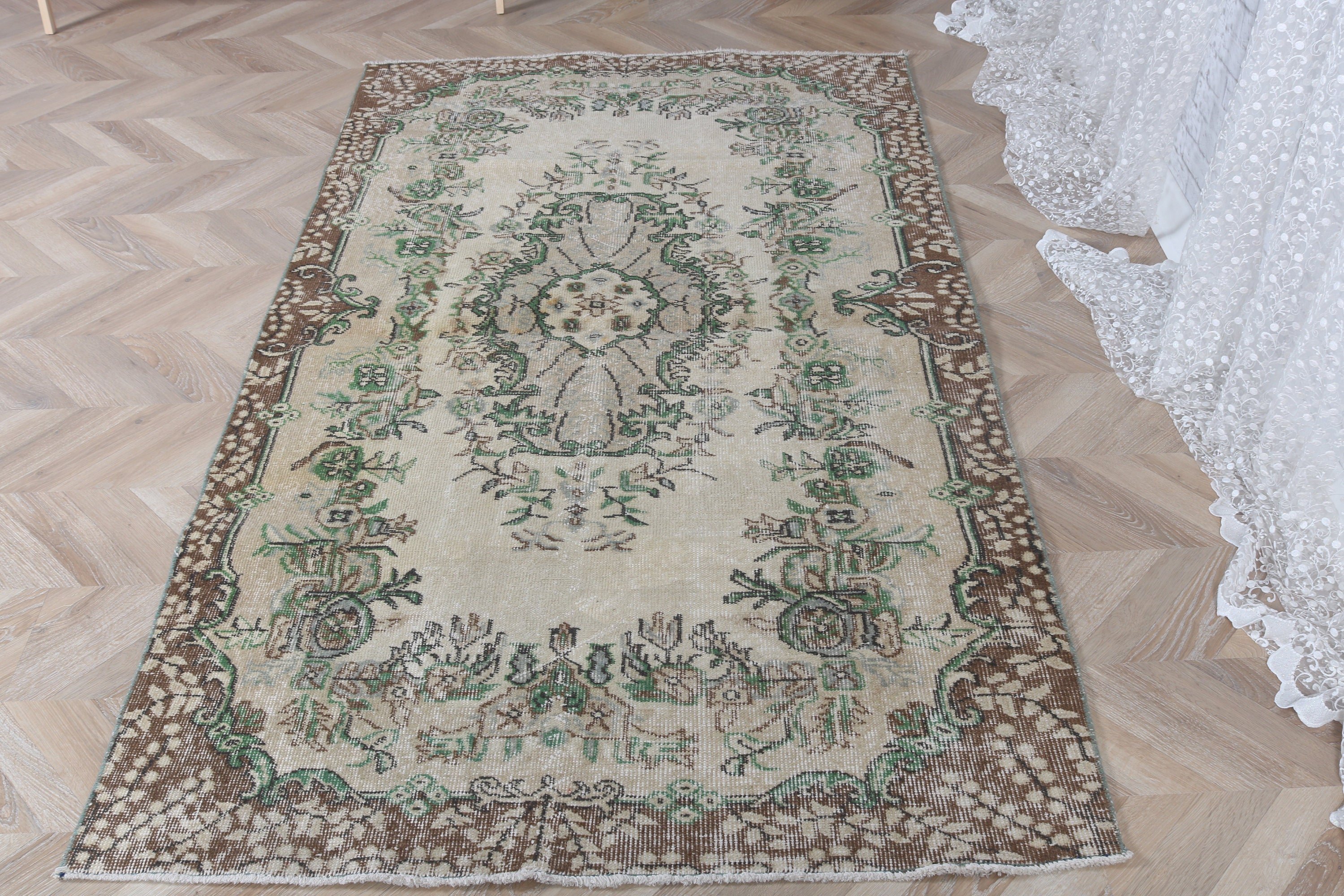 Türk Halısı, Giriş Halısı, Bej Nötr Halılar, Çocuk Halıları, Havalı Halı, Anadolu Halısı, 3,6x6,5 ft Vurgulu Halılar, Vintage Halılar, Vintage Dekor Halıları