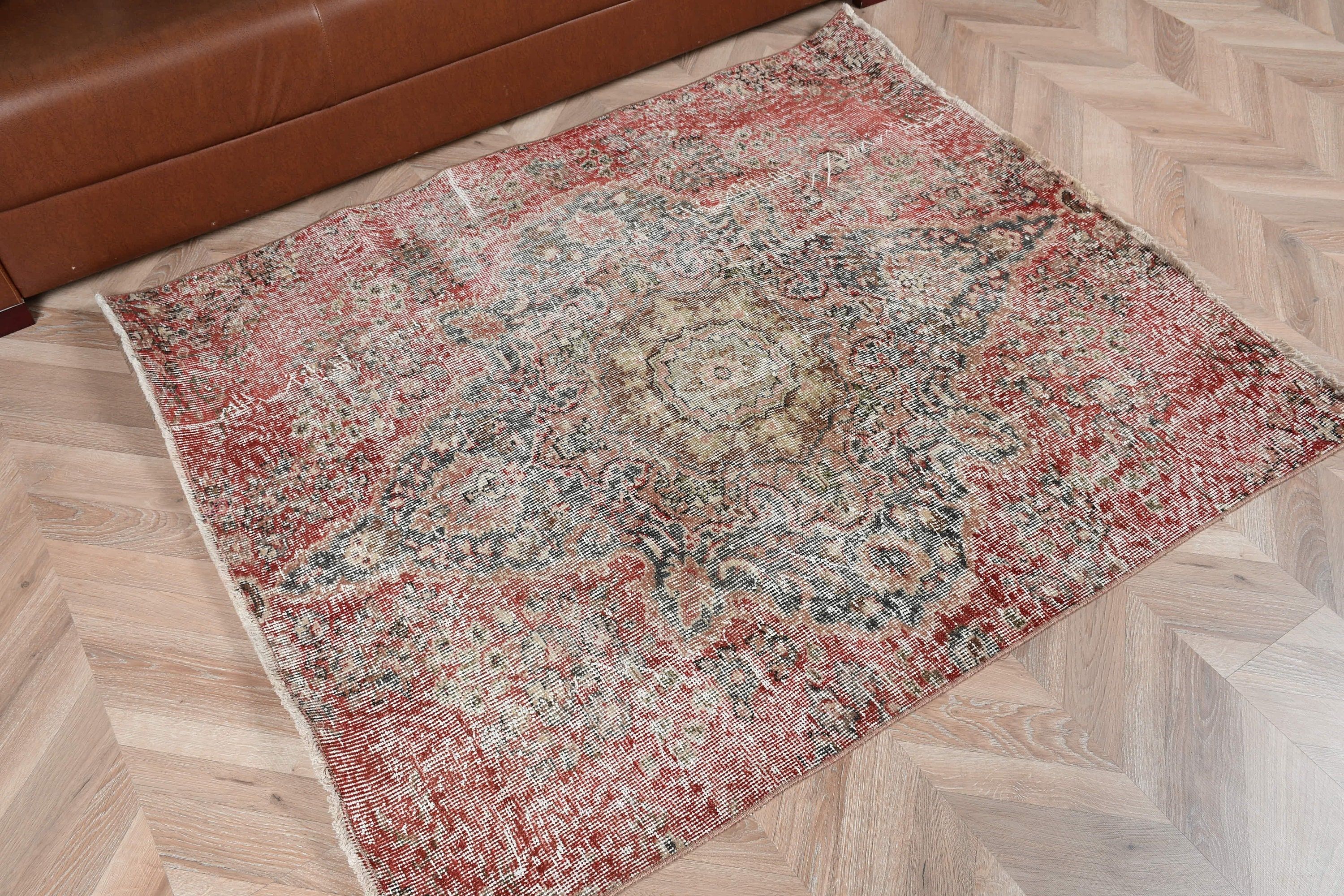 Giriş Halıları, 4.1x4.9 ft Aksan Halısı, Oryantal Halılar, Türk Halısı, Çocuk Odası Halıları, Yeşil Oushak Halıları, Çocuk Halısı, Yer Halıları, Vintage Halılar