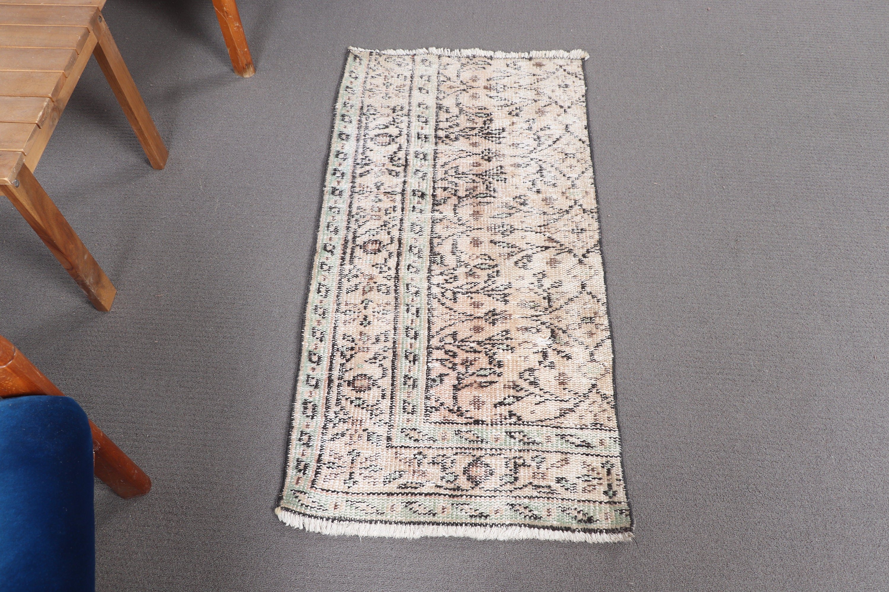 1.9x3.8 ft Küçük Halı, Soğuk Halı, Türk Halısı, Bej Düz Dokuma Halı, Giriş Kilimleri, Küçük Boho Halıları, Oushak Halıları, Araba Paspas Halısı, Vintage Halılar