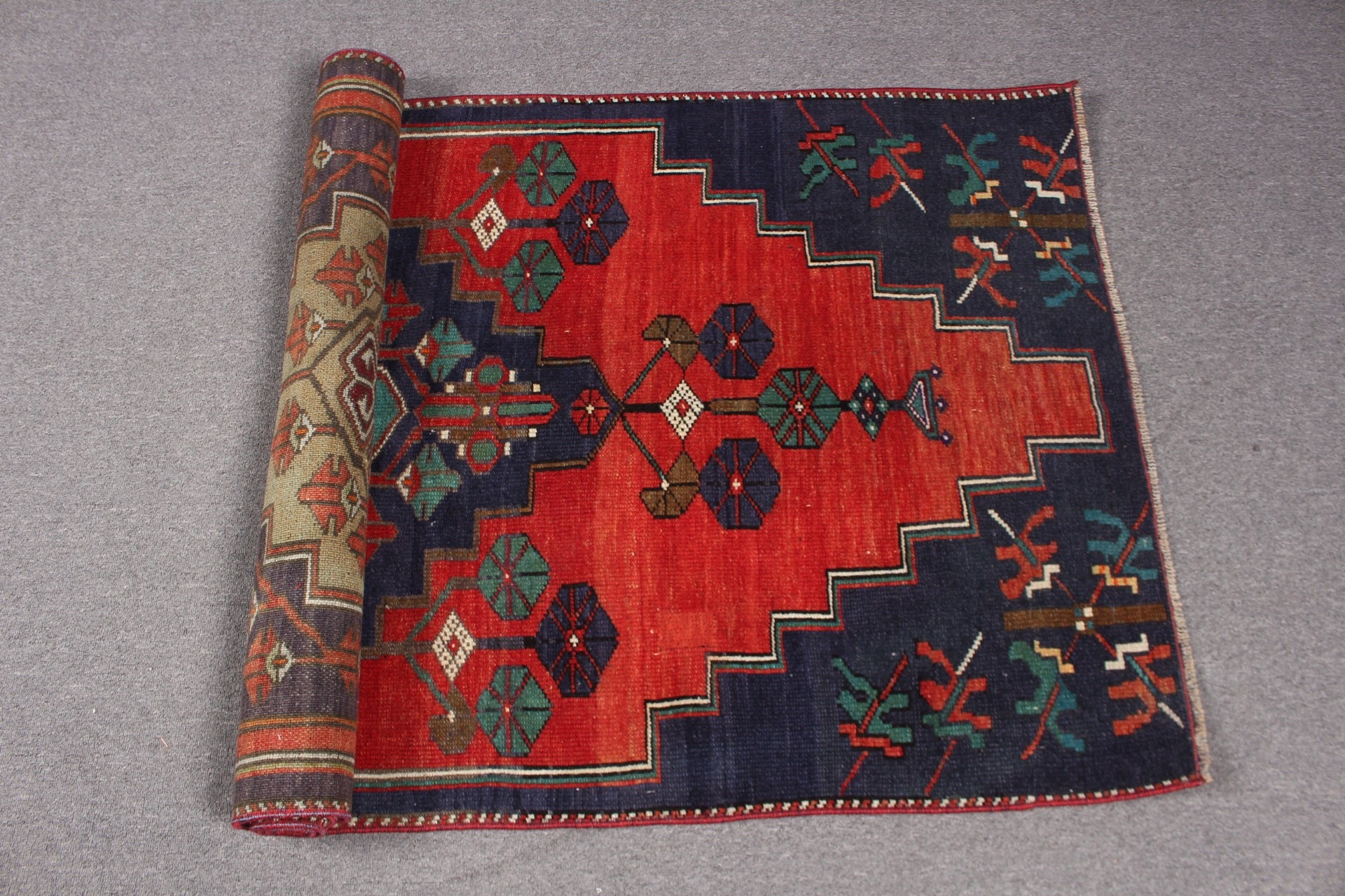 Kırmızı Soğuk Halı, Yatak Odası Halısı, Vintage Halı, Türk Halısı, Fas Halısı, Eski Halı, Çocuk Odası Halıları, Soğuk Halı, Mutfak Halısı, 3,1x7,7 ft Accent Halıları