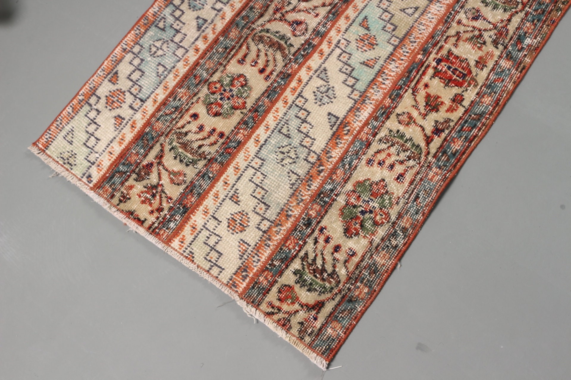 Çocuk Halıları, Türk Halısı, Anadolu Halısı, Yatak Odası Halıları, Paspas Halıları, Vintage Halılar, 2,5x3,1 ft Küçük Halı, Soluk Halı, Yeşil Fas Halıları