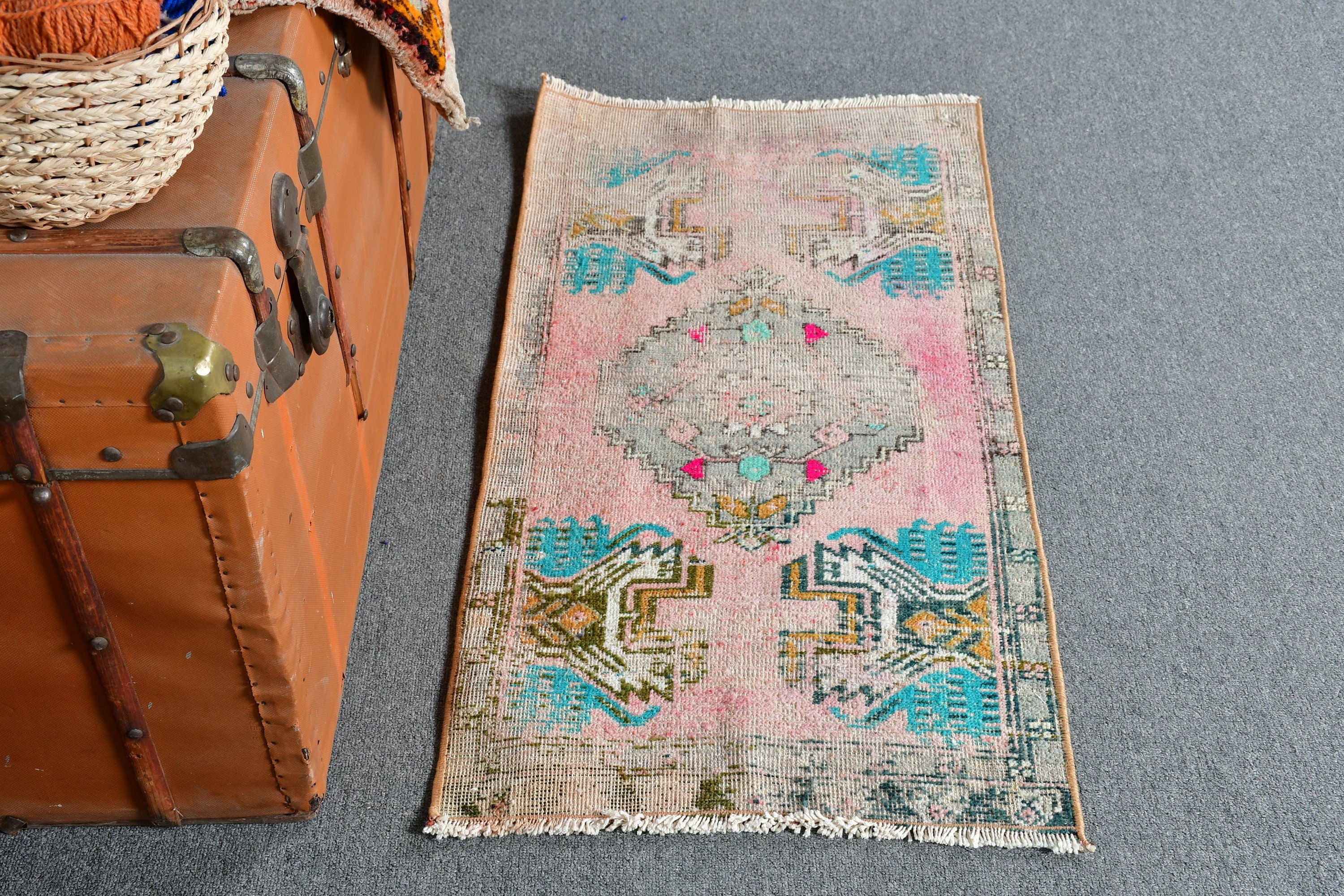 Vintage Rug, Anatolian Rug, Wall Hanging Rug, Pink  1.7x3.2 ft Small Rug, Turkish Rug, Door Mat Rug, Ethnic Rug