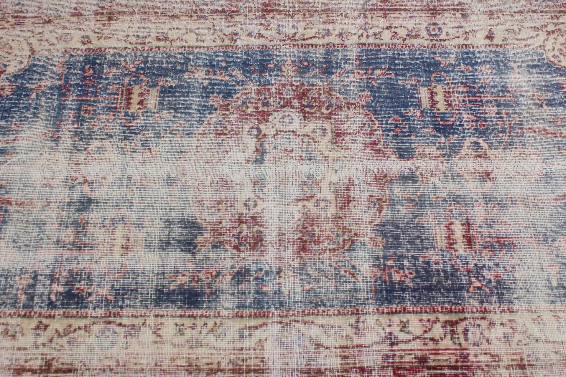 Mor Soğuk Halı, Yün Halı, Soğuk Halı, Çocuk Halısı, İç Mekan Halısı, Ofis Halıları, 3,7x7 ft Alan Halısı, Türk Halısı, Vintage Halılar, Zemin Halıları