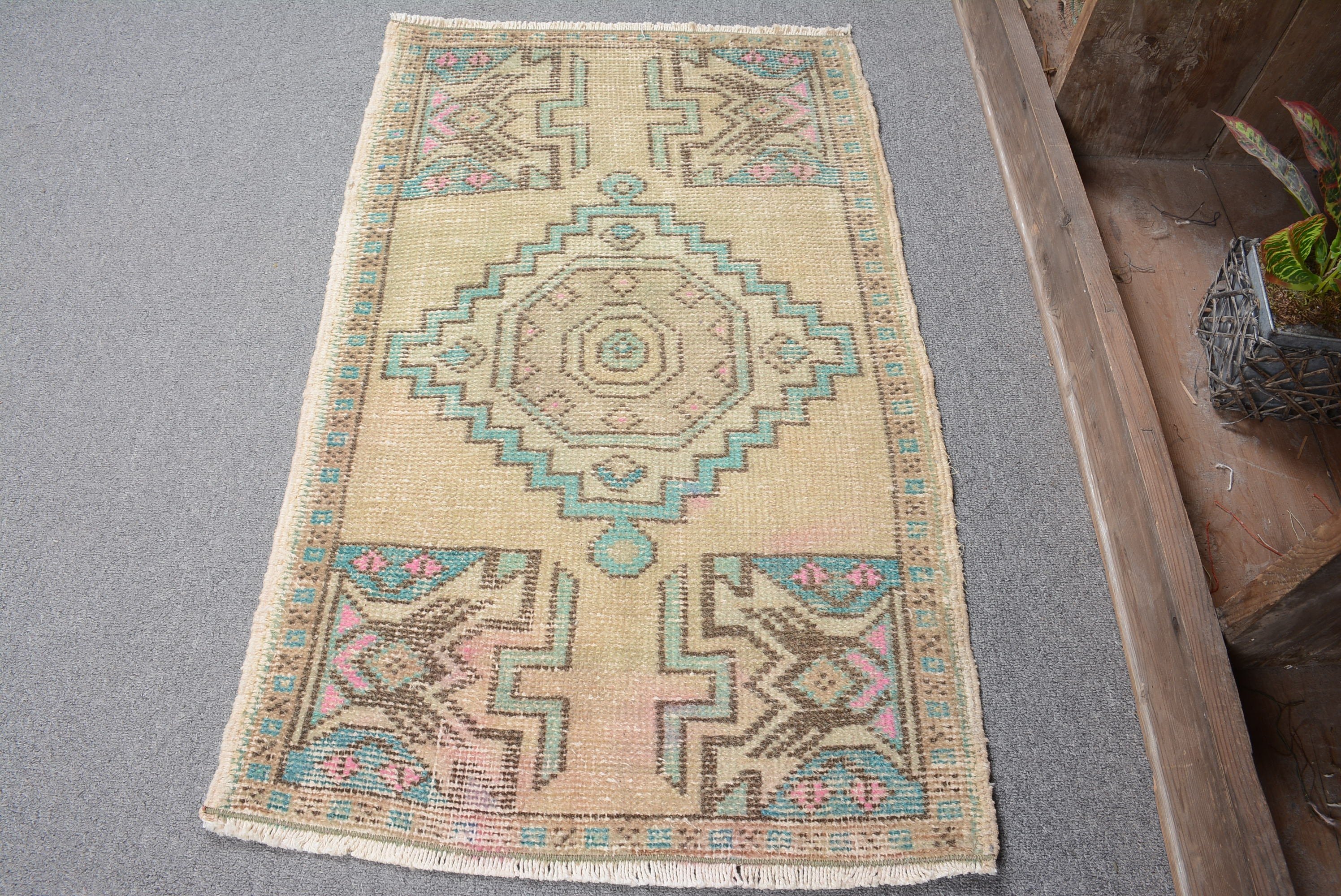 Giriş Halısı, Oushak Halısı, Türk Halısı, Soğuk Halı, 1,8x2,9 ft Küçük Halı, Vintage Halı, Bej Oryantal Halı, Kapı Paspası Halıları, Kapı Paspası Halısı