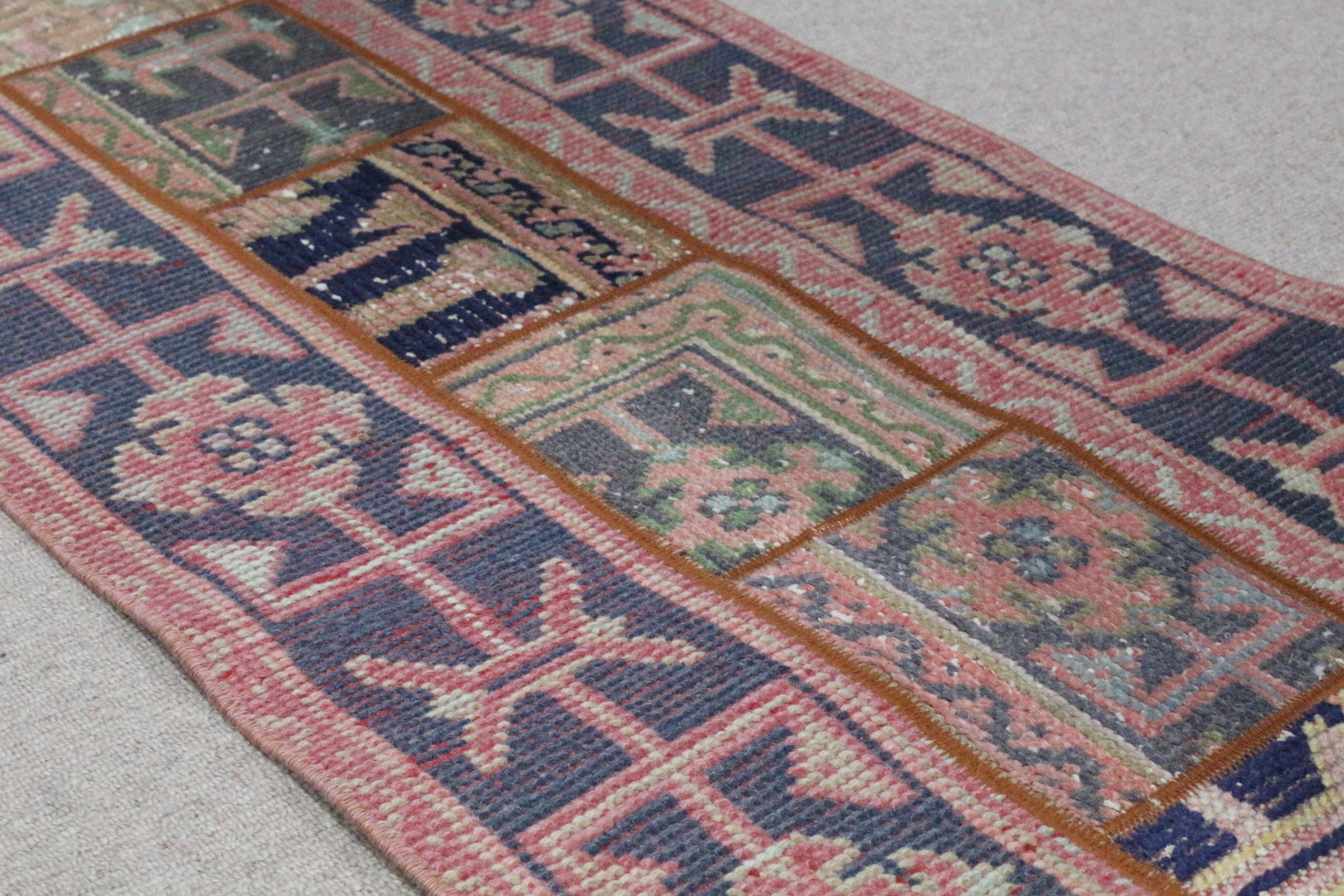 1.8x3.9 ft Küçük Halı, Soğuk Halı, Giriş Halısı, Vintage Halılar, Mutfak Halısı, Duvara Asılı Halı, Kırmızı Anadolu Halısı, Giriş Halıları, Türk Halıları