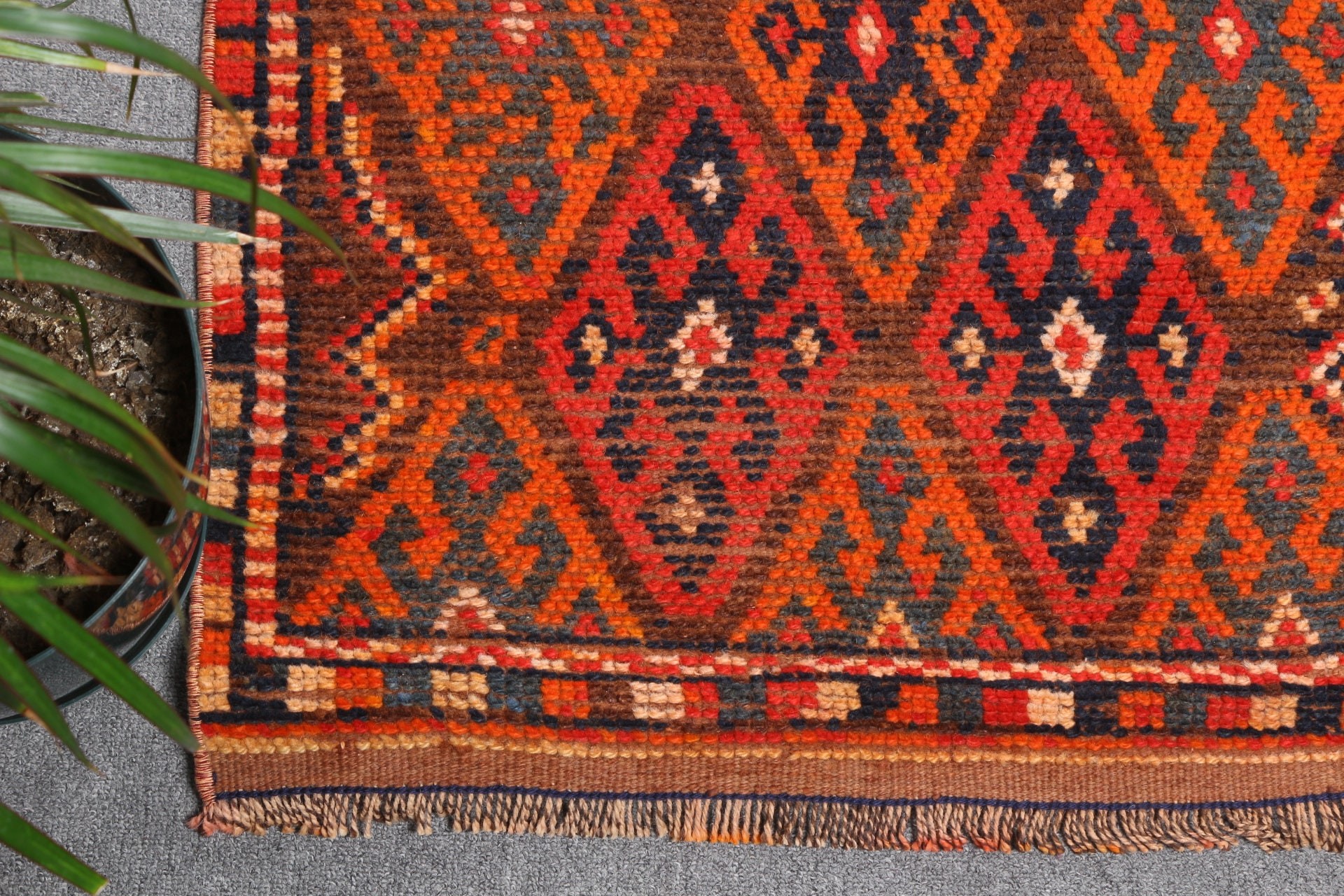 Eski Halı, Vintage Halı, Soğuk Halı, Kırmızı Yün Halılar, Merdiven Halıları, Merdiven Halısı, 2,4x12,3 ft Yolluk Halısı, Türk Halısı, Koridor Halısı