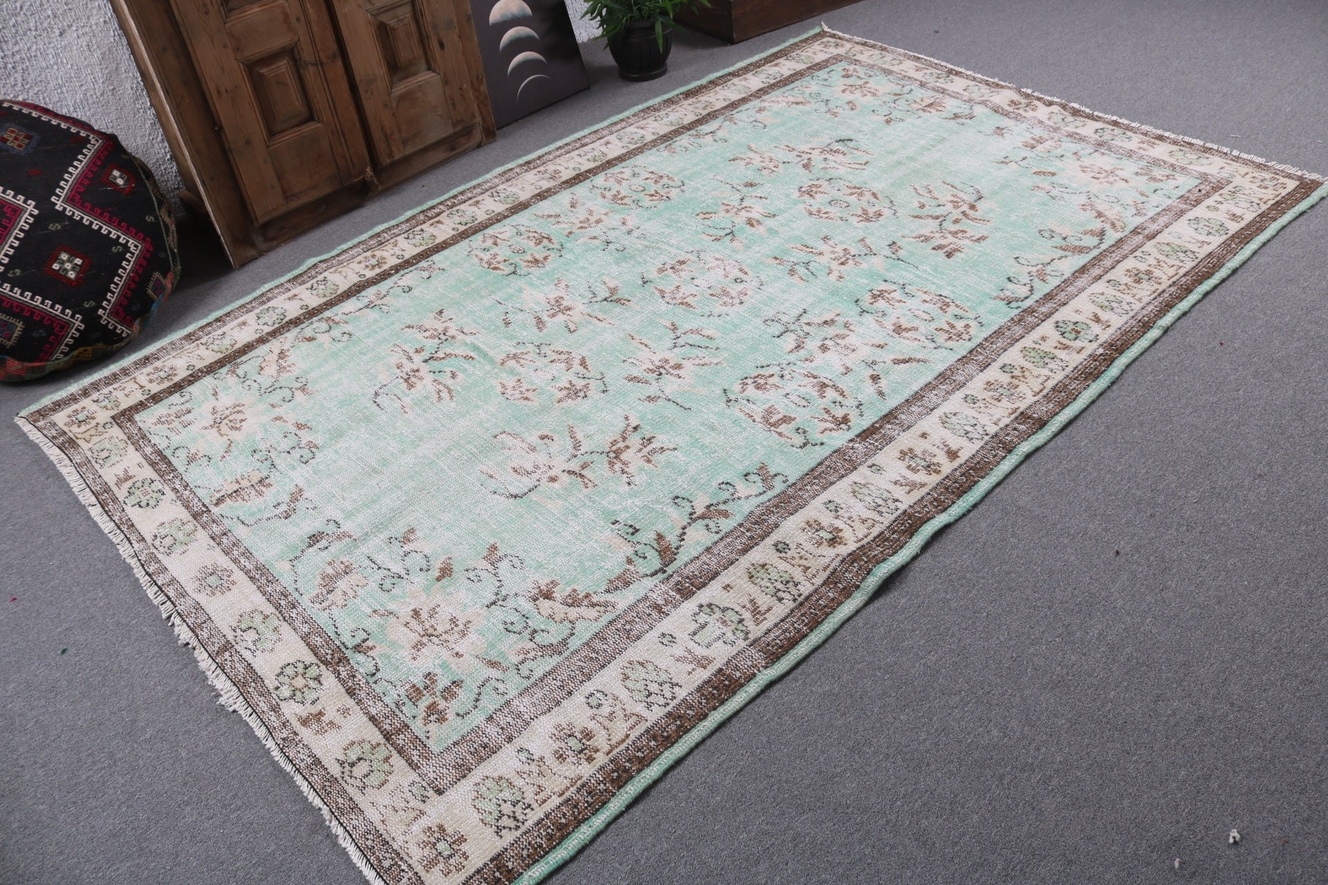 Vintage Halılar, 5.6x8.4 ft Büyük Halı, Yeşil Zemin Halısı, Büyük Boho Halıları, Oushak Halıları, Lüks Halılar, Yemek Odası Halıları, Türk Halısı