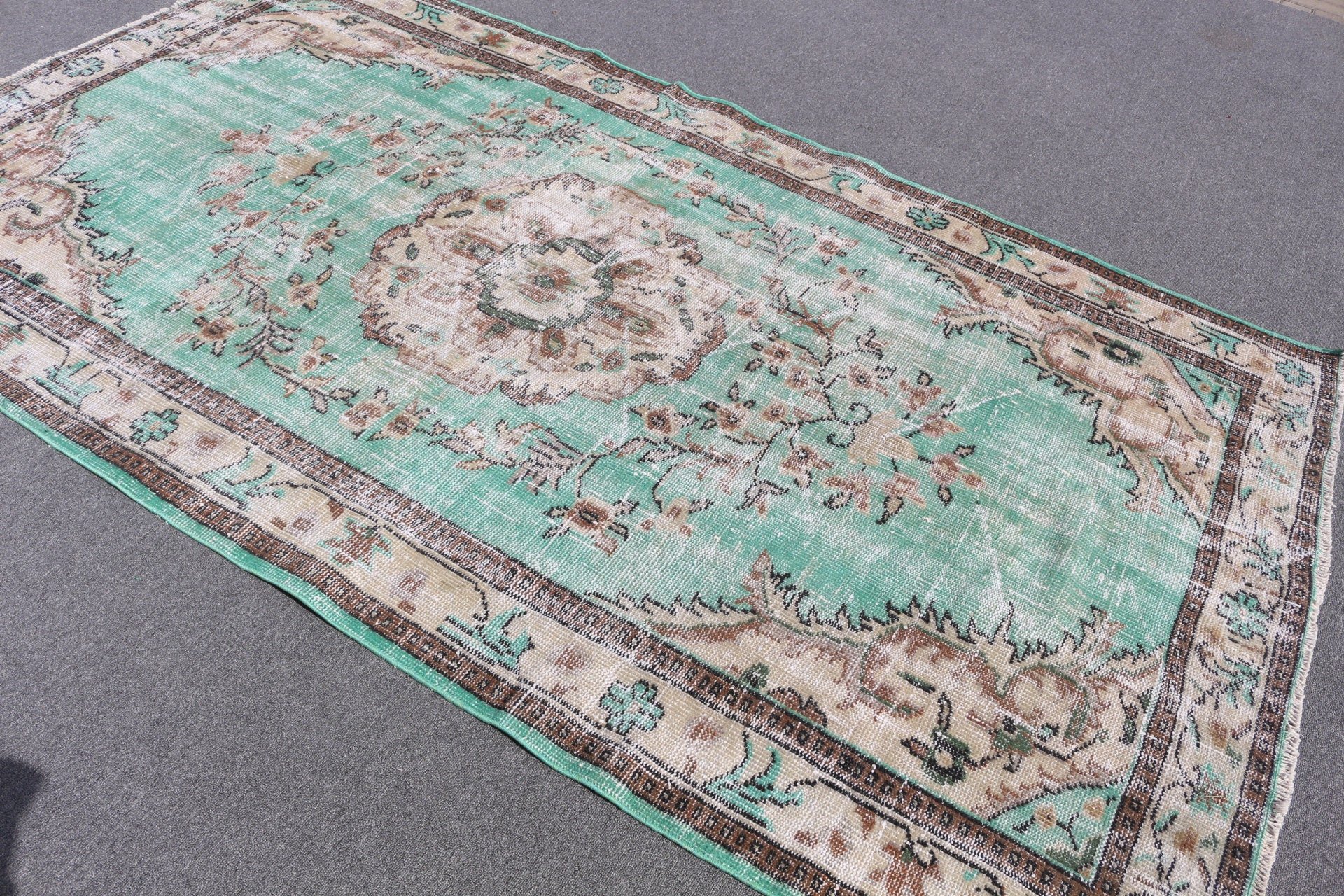 Living Room Rug, Home Decor Rug, Vintage Rug, Old Rug, Anatolian Rug, Green Oushak Rug, Turkish Rug, 5.3x8.9 ft Large Rug, Dining Room Rugs