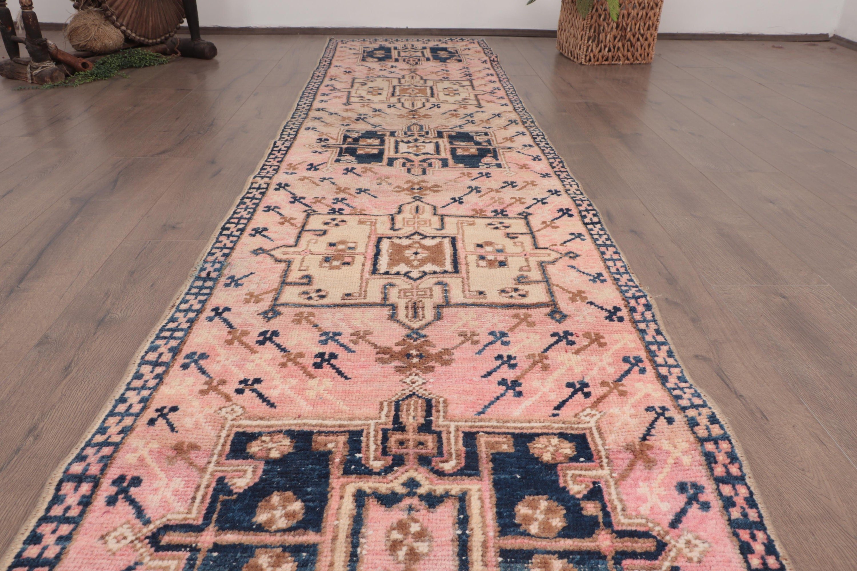 Türk Halıları, Yatak Odası Halıları, Pembe Yer Halısı, El Dokuma Halılar, Vintage Halılar, Vintage Yolluk Halısı, Uzun Yolluk Halıları, 2.3x10 ft Yolluk Halısı