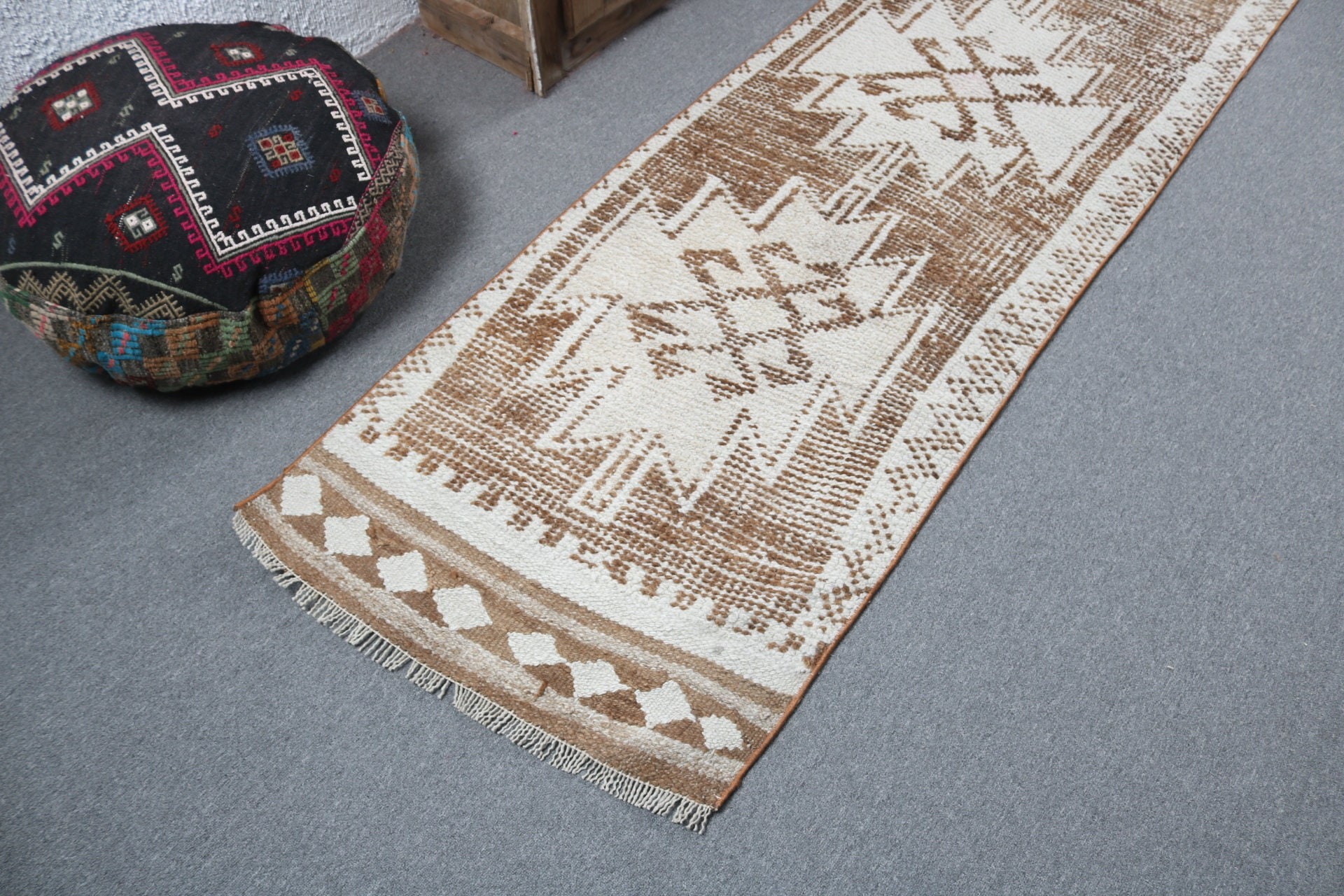 2.6x10.1 ft Runner Halıları, Egzotik Halı, Vintage Halı, Türk Halıları, Vintage Runner Halıları, Kahverengi Oushak Halısı, Mutfak Halıları, Oushak Halısı, Harika Halılar