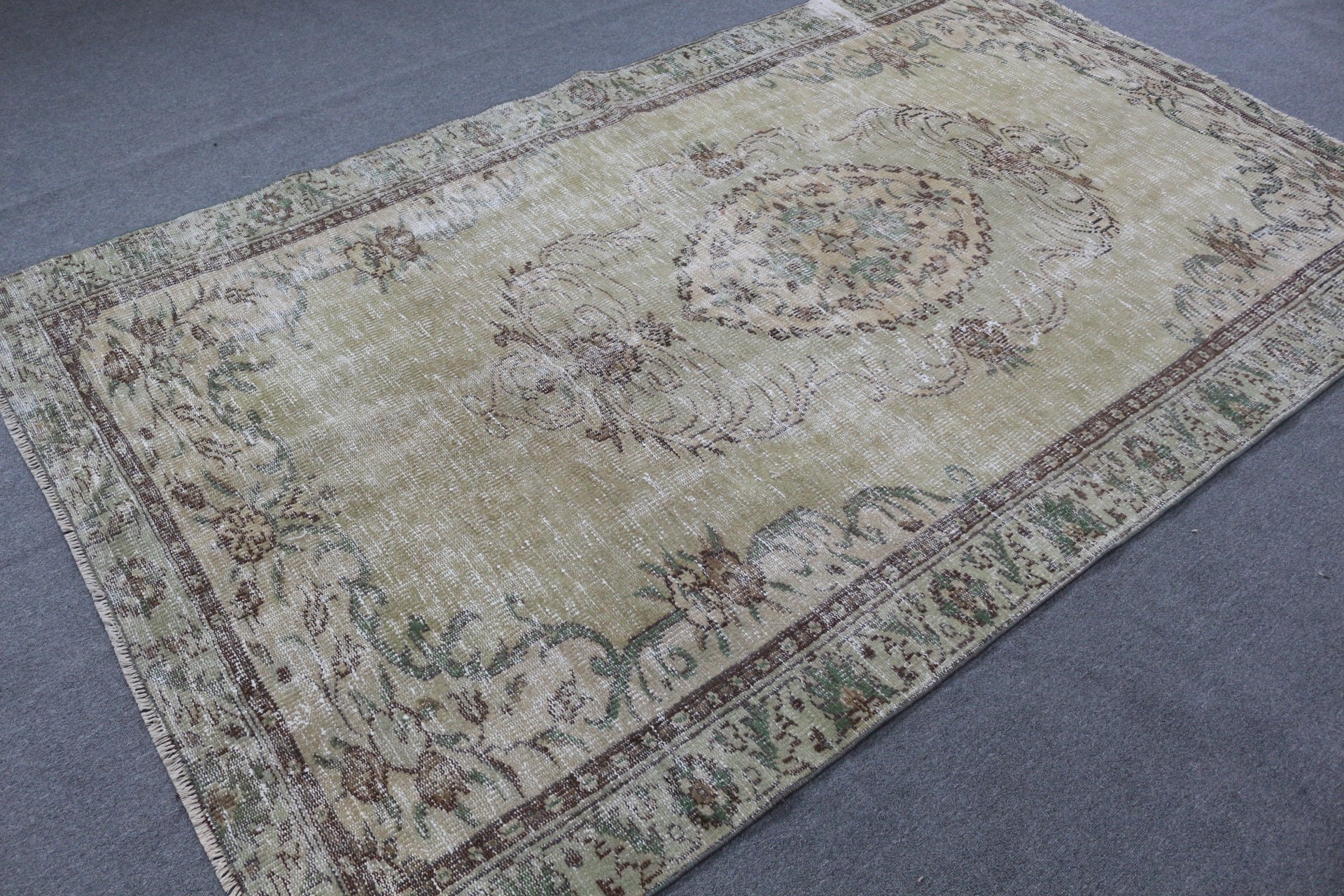 Living Room Rug, Floor Rugs, Pale Rugs, Dining Room Rug, Vintage Rug, Antique Rugs, Turkish Rugs, Green Anatolian Rug, 5.7x9.4 ft Large Rug