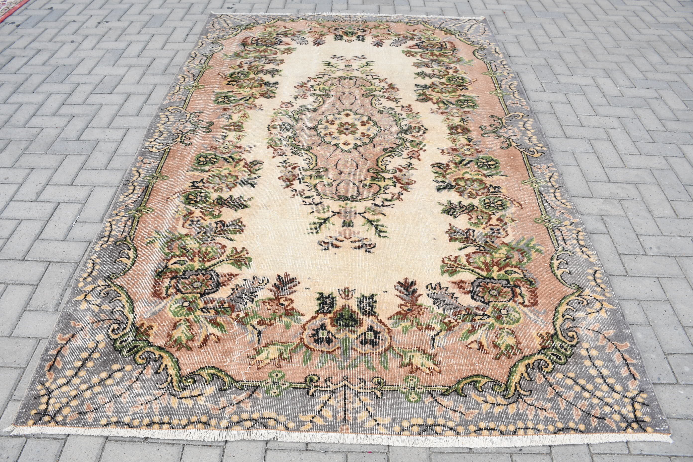 Turkish Rug, Brown Anatolian Rug, Old Rugs, 5.7x8.9 ft Large Rug, Home Decor Rug, Anatolian Rugs, Vintage Rugs, Living Room Rug, Salon Rugs