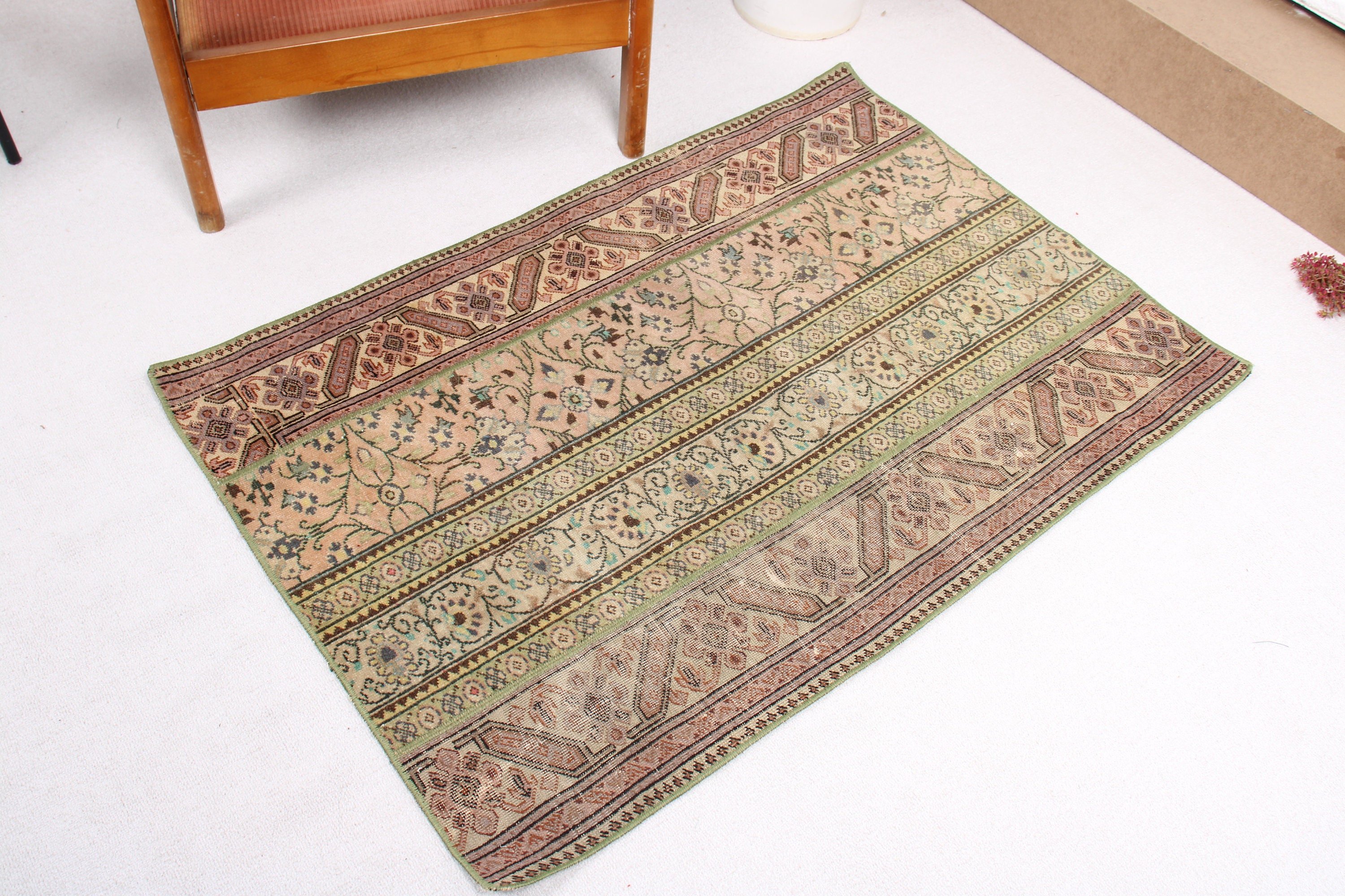 Yatak Odası Halıları, Çocuk Odası Halıları, El Dokuma Halı, Yeşil Yer Halısı, Oushak Halıları, 2,8x4 ft Küçük Halı, Türk Halıları, Giriş Halıları, Vintage Halı