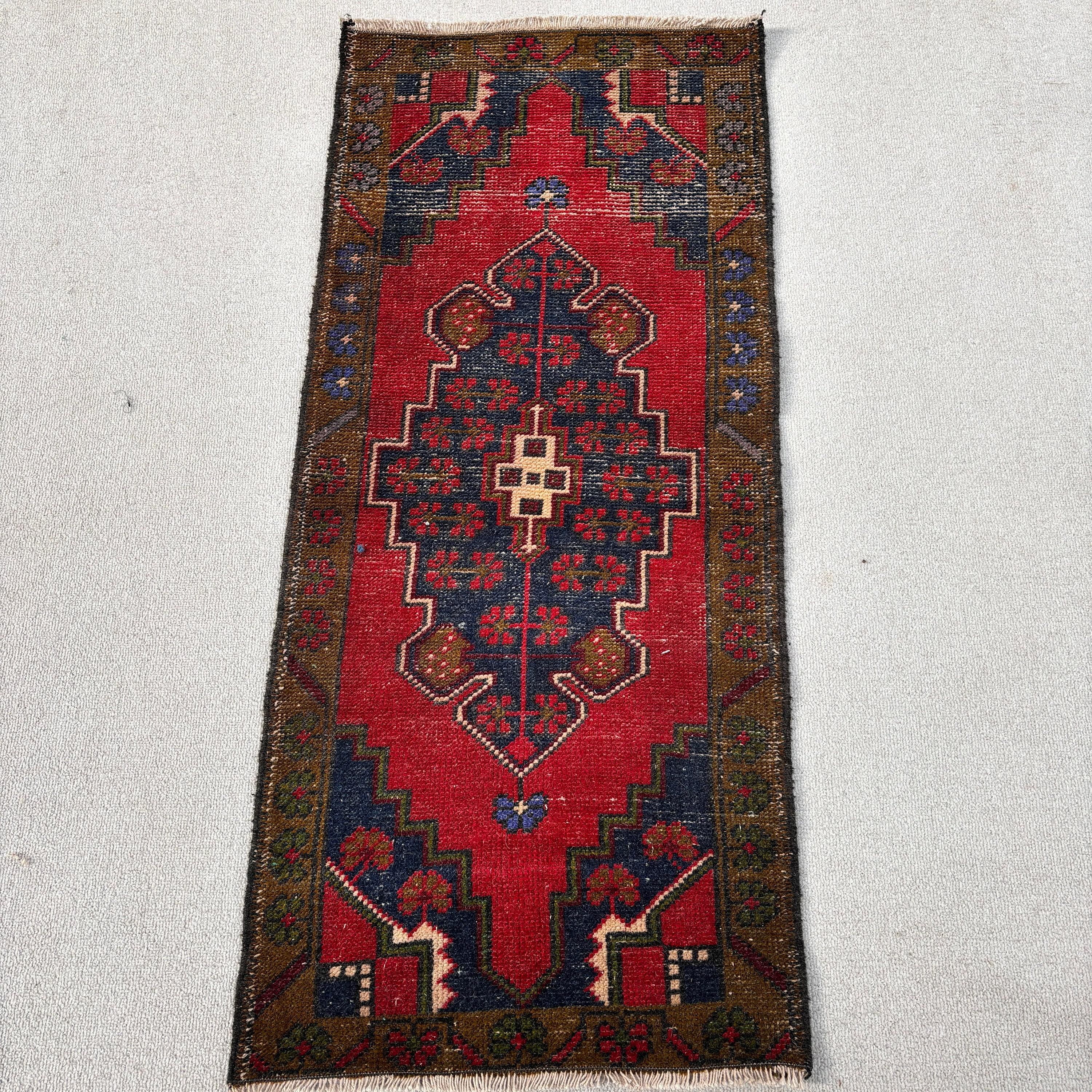 Türk Halıları, Vintage Halı, Etnik Halı, Geometrik Halı, Küçük Alan Halısı, Mutfak Halısı, Kırmızı Soğuk Halılar, 1.7x3.8 ft Küçük Halı, Küçük Vintage Halı