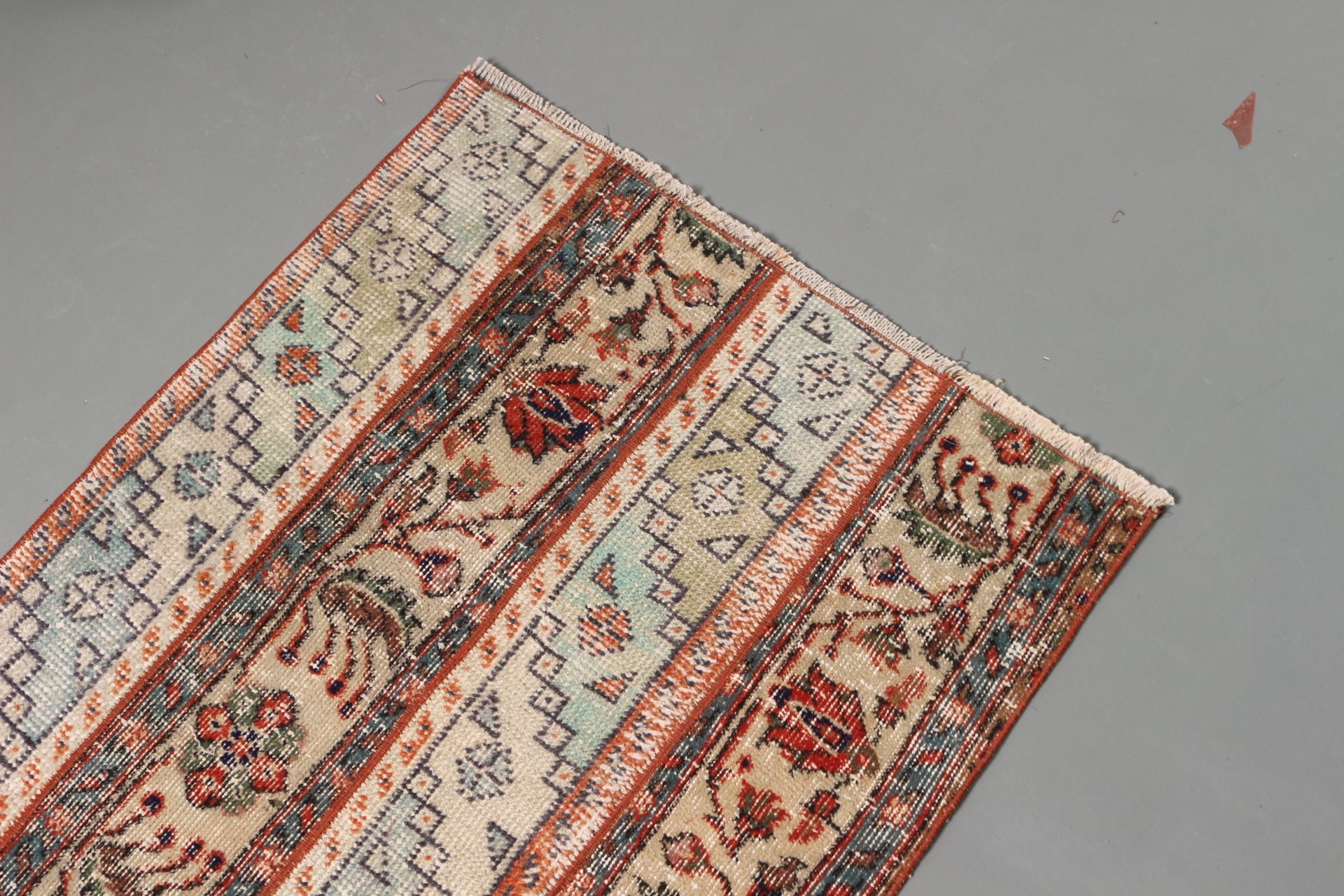 Çocuk Halıları, Türk Halısı, Anadolu Halısı, Yatak Odası Halıları, Paspas Halıları, Vintage Halılar, 2,5x3,1 ft Küçük Halı, Soluk Halı, Yeşil Fas Halıları