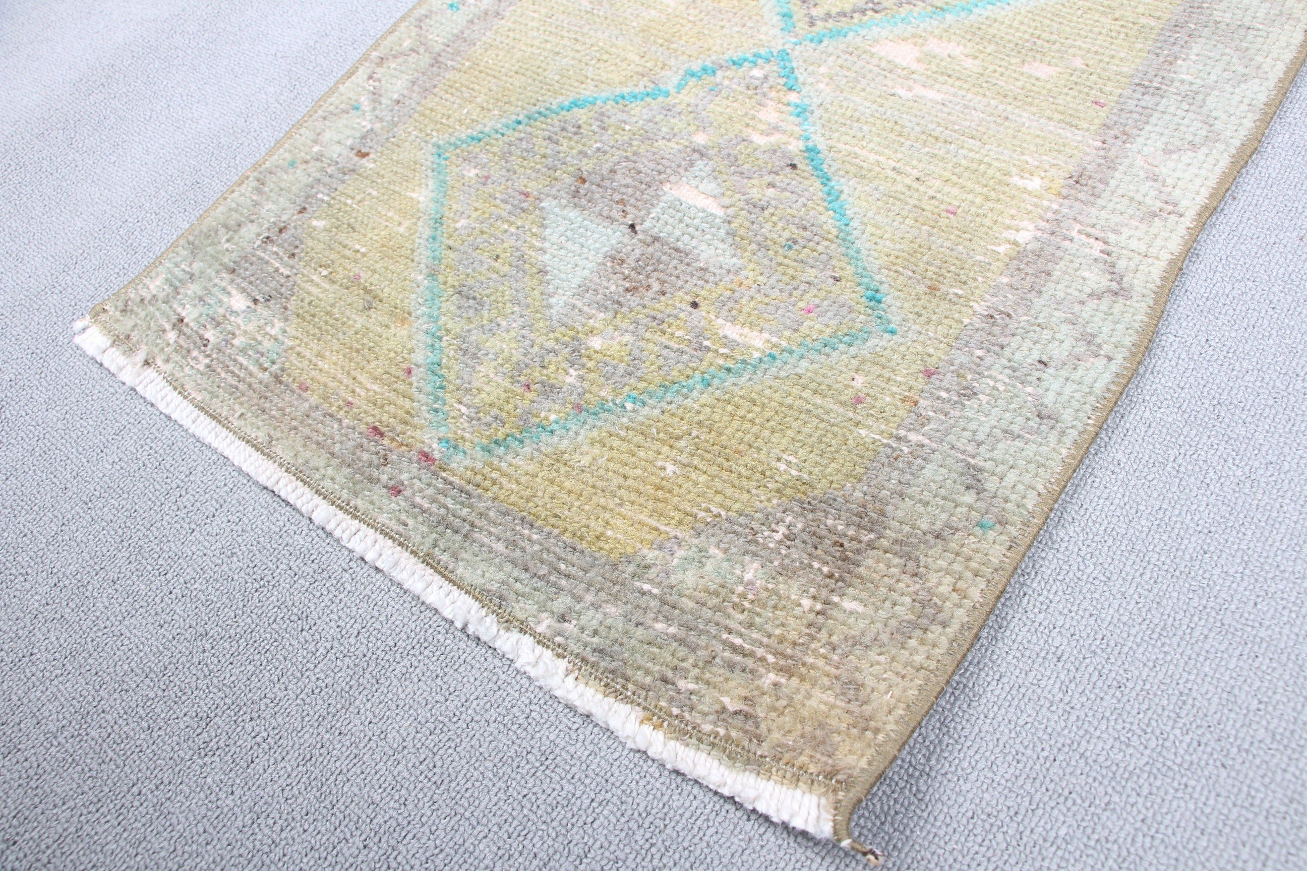 Eclectic Rug, Green Home Decor Rug, 1.4x3 ft Small Rug, Moroccan Rugs, Vintage Rug, Turkish Rug, Car Mat Rug, Wall Hanging Rug, Floor Rug