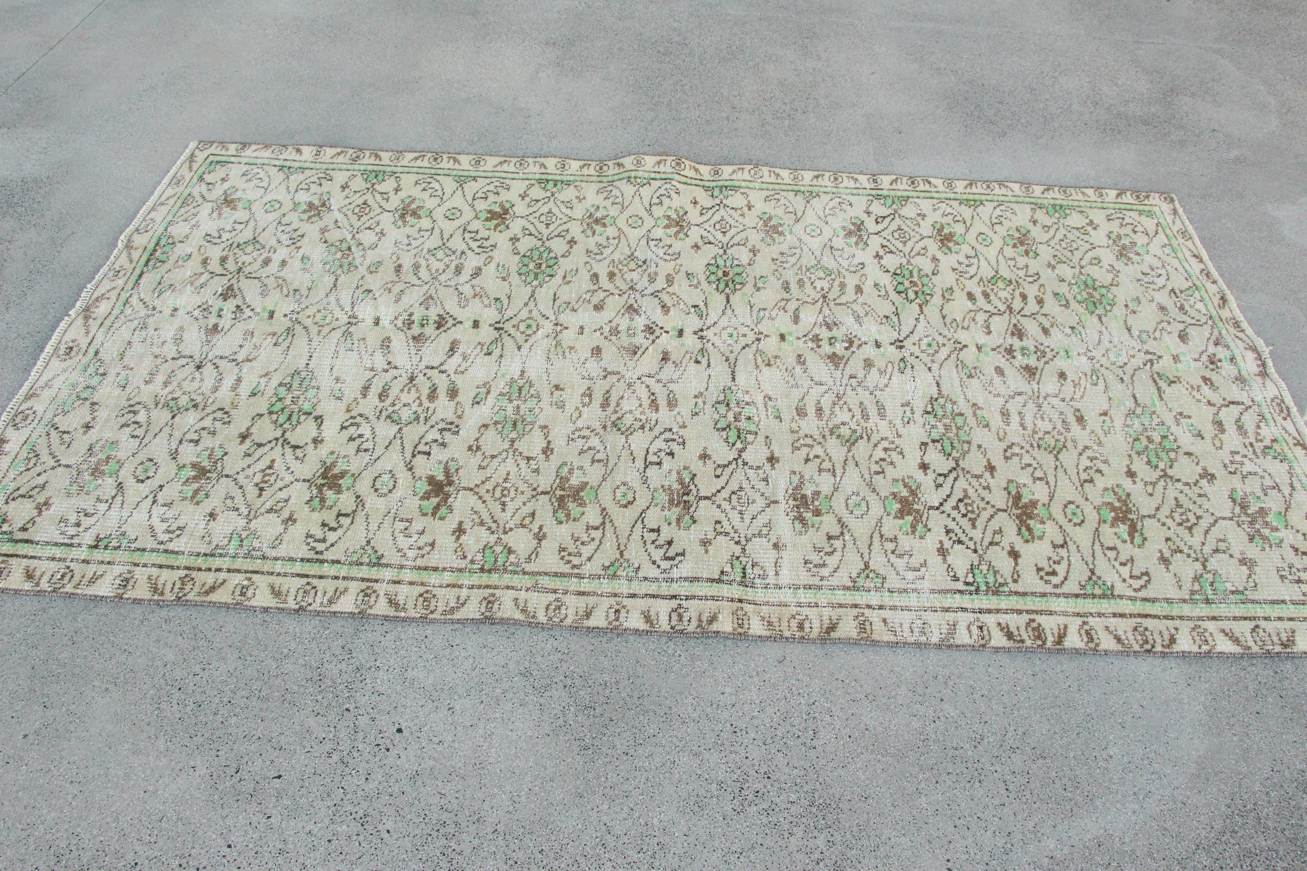 Yer Halıları, Türk Halıları, Yatak Odası Halısı, Bej Soğuk Halılar, Anadolu Halıları, 4.1x7.2 ft Alan Halıları, Çocuk Halıları, Vintage Halılar, Çocuk Odası Halıları