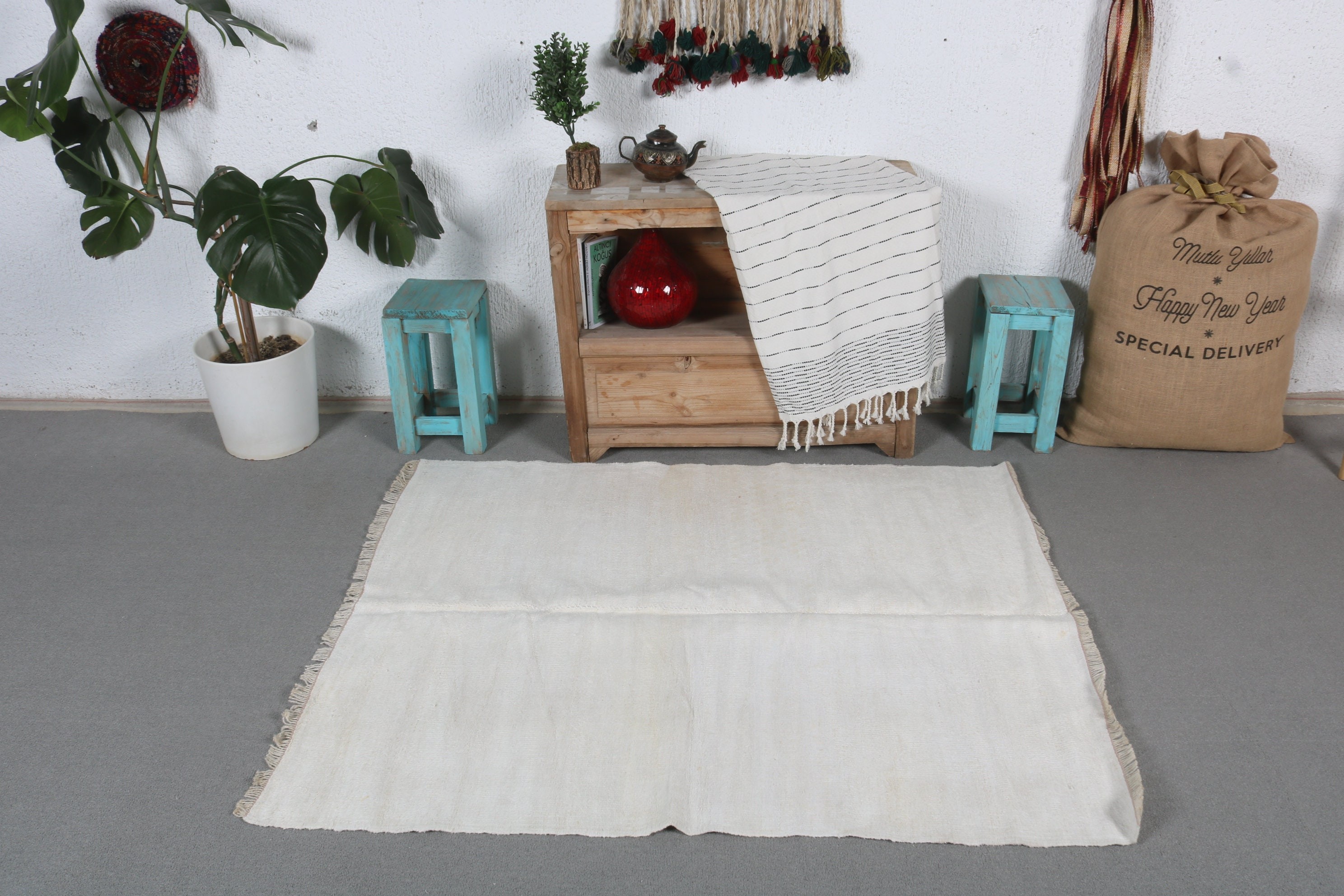 Floor Rugs, Vintage Rug, Bohemian Rug, Bedroom Rug, White Anatolian Rugs, Turkish Rug, Oriental Rug, Nursery Rug, 3.5x4.5 ft Accent Rug