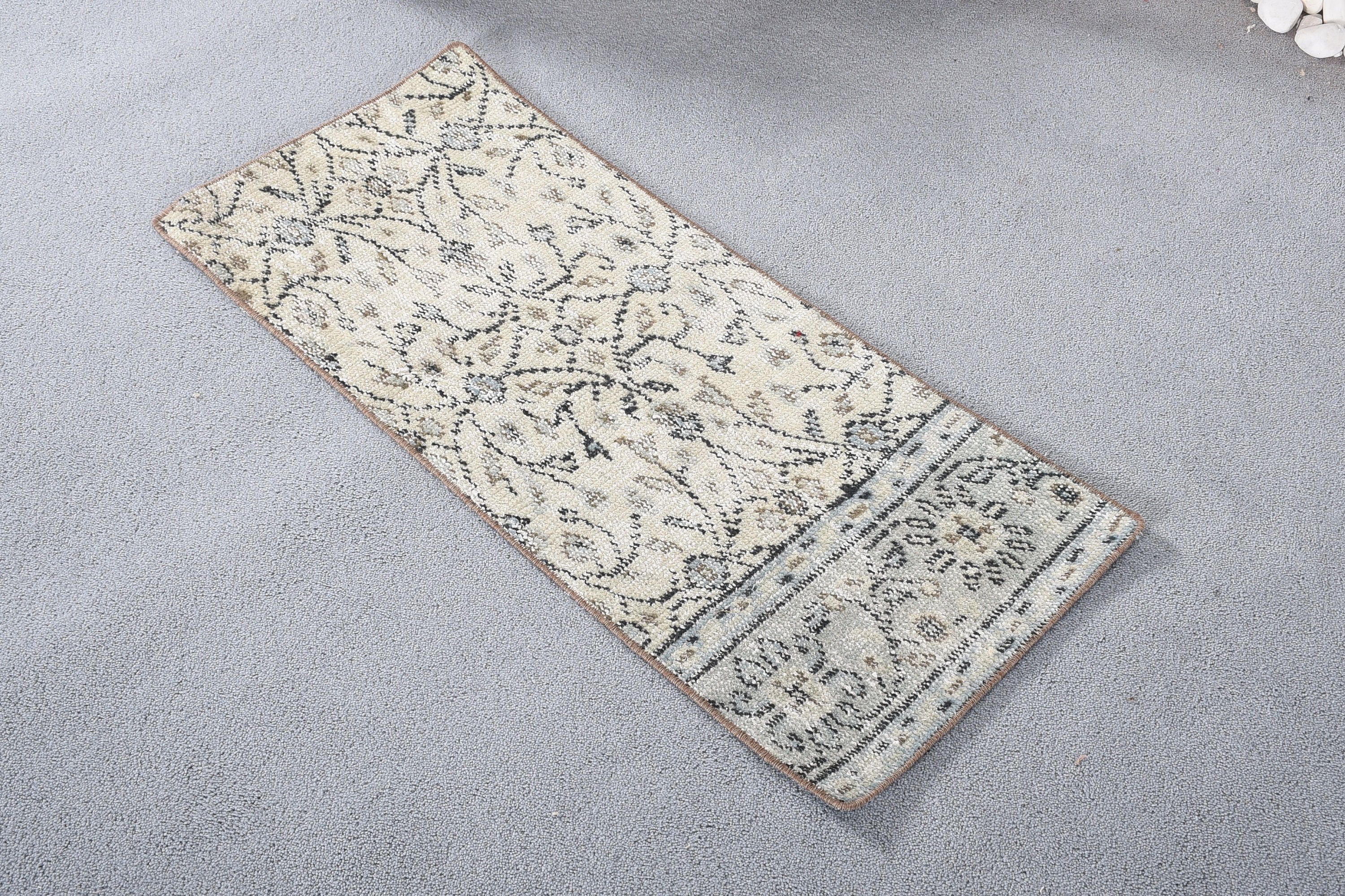 Turkish Rug, White Oushak Rug, Wall Hanging Rugs, Floor Rug, Entry Rug, Vintage Rug, 1.4x3.1 ft Small Rugs, Rugs for Nursery, Cool Rugs