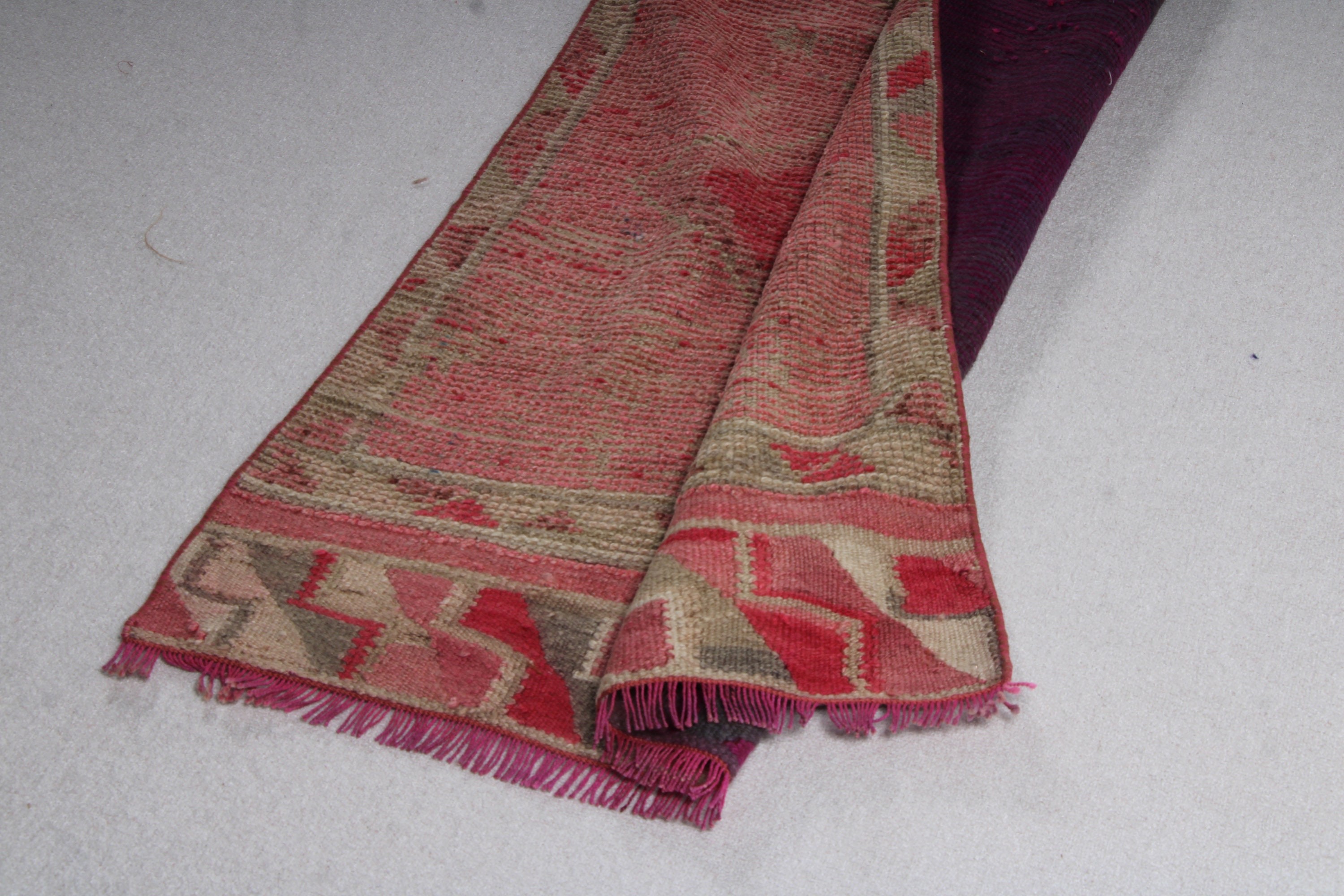 Vintage Halı, 2.7x11.1 ft Runner Halıları, Pembe Antika Halılar, Etnik Halı, Ev Dekorasyonu Halısı, Beni Ourain Runner Halıları, Oushak Halıları, Türk Halıları