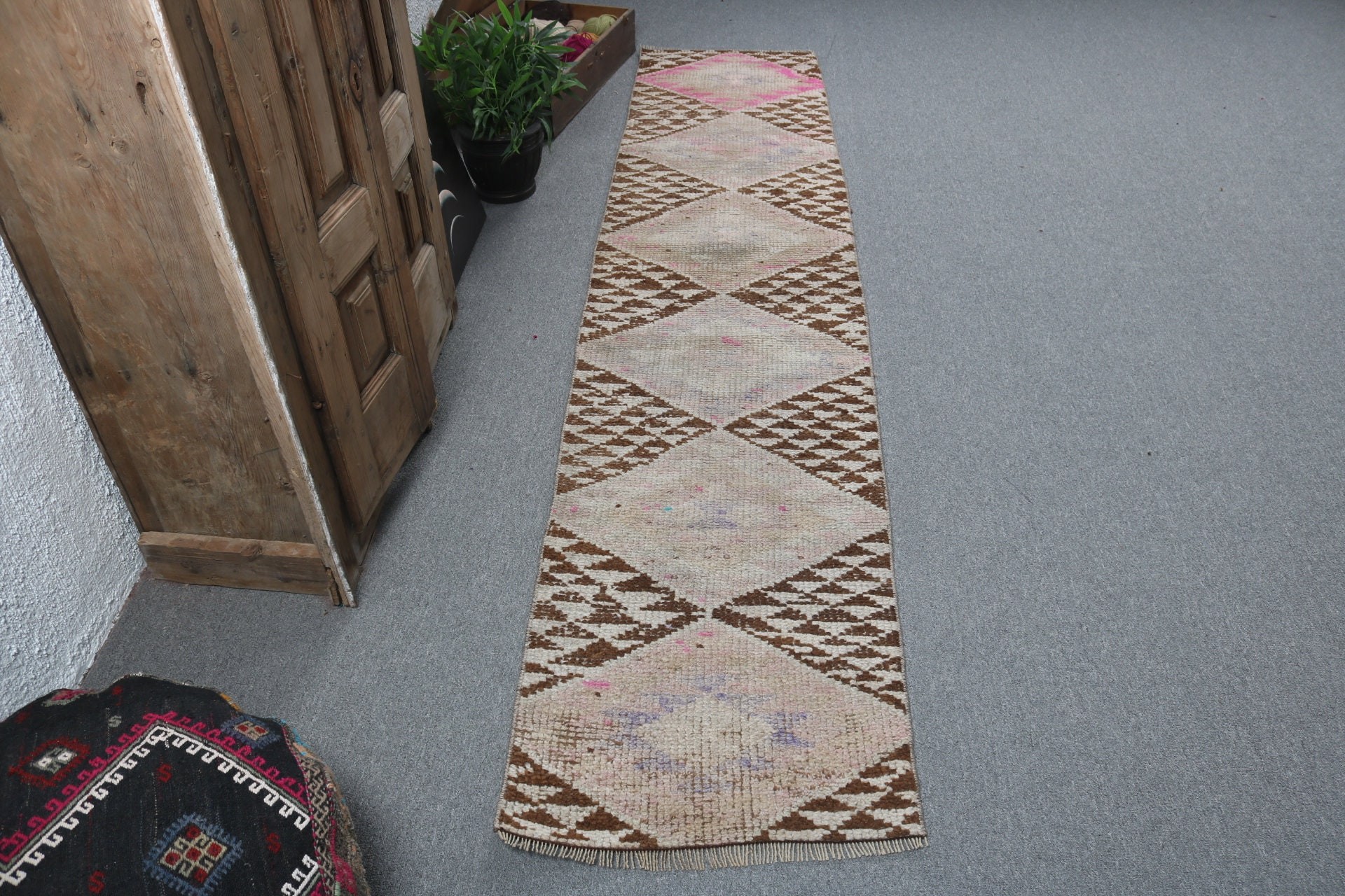 Vintage Rugs, Beige Neutral Rugs, Kitchen Rug, Statement Rug, Oushak Rug, 1.9x9.3 ft Runner Rugs, Aztec Rugs, Turkish Rugs, Stair Rugs